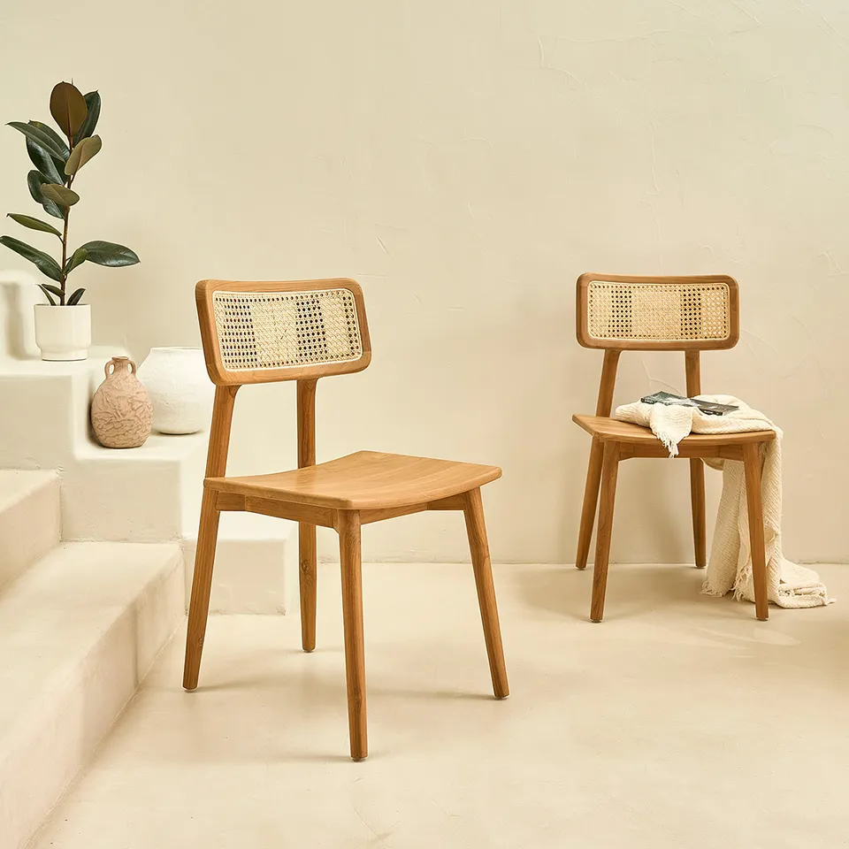 Berah Getah Sixtine lot 2 chaises teck cannage