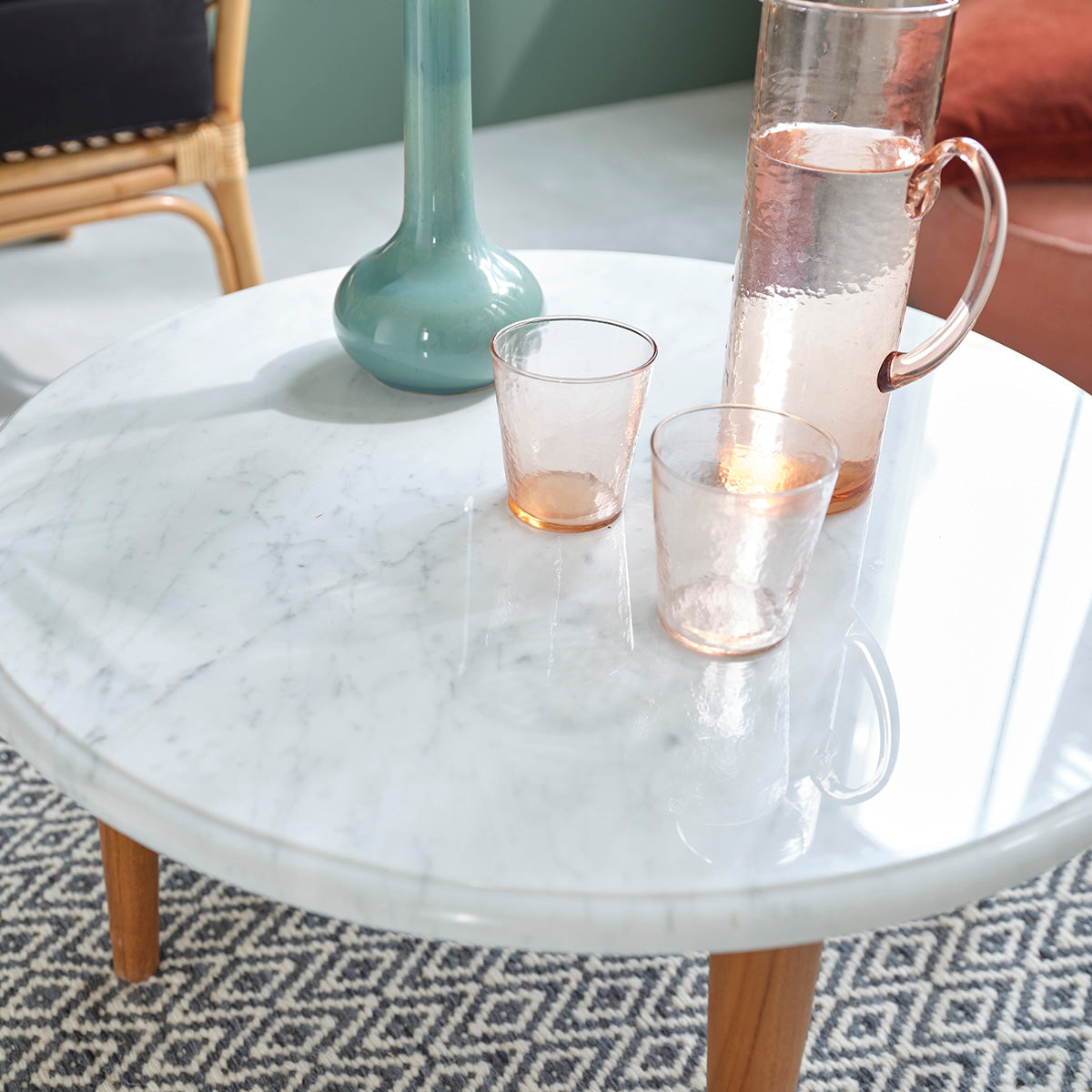 Berah Getah Salon table basse marbre et teck Ø 70 cm ronde