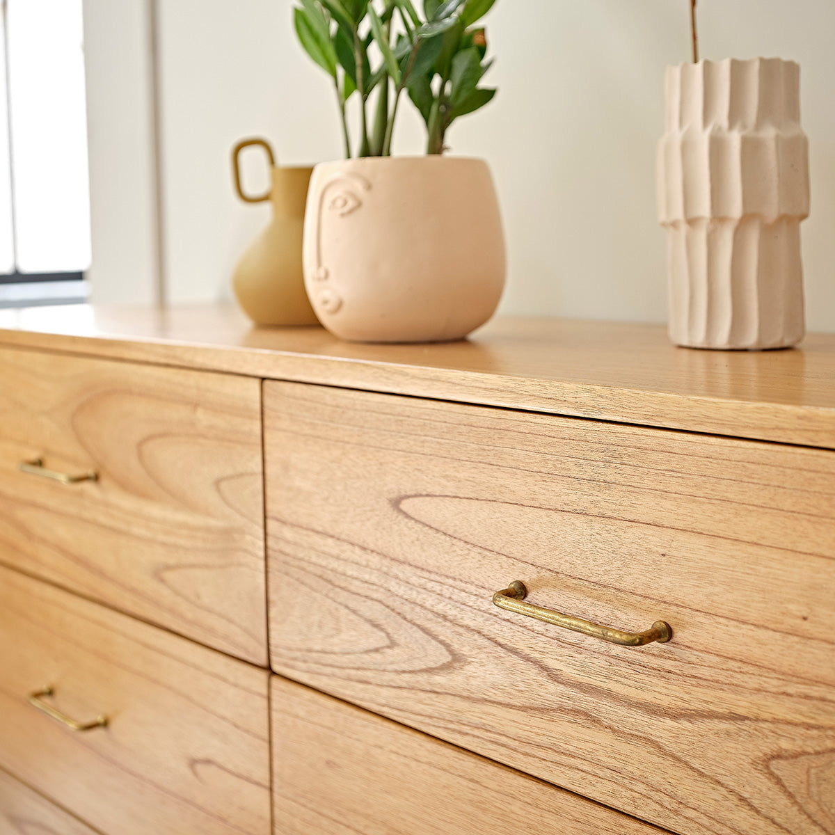 Berah Getah Pia commode mindi massif 130 cm 6 tiroirs