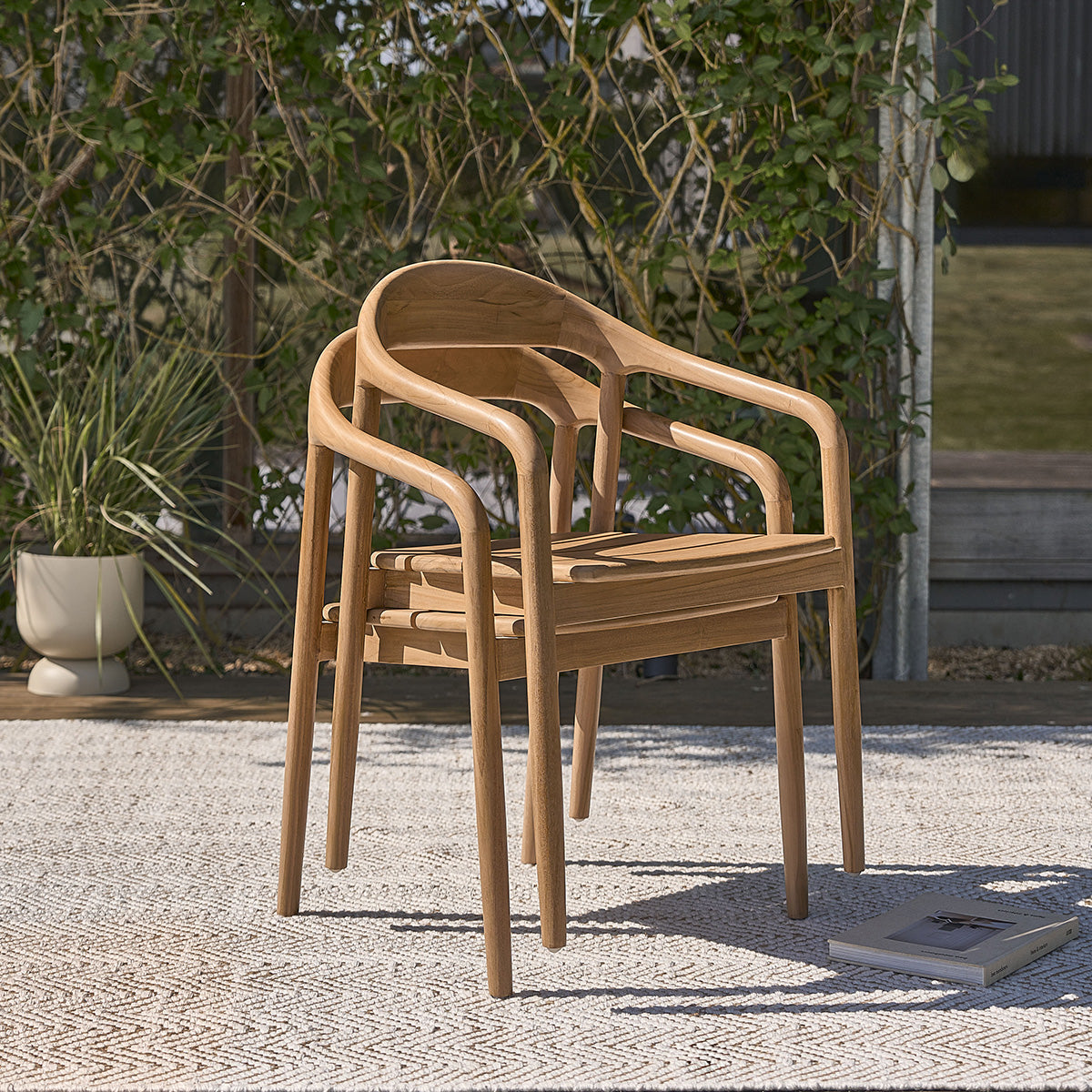 Berah Getah Ambre fauteuil de jardin teck coussin grège