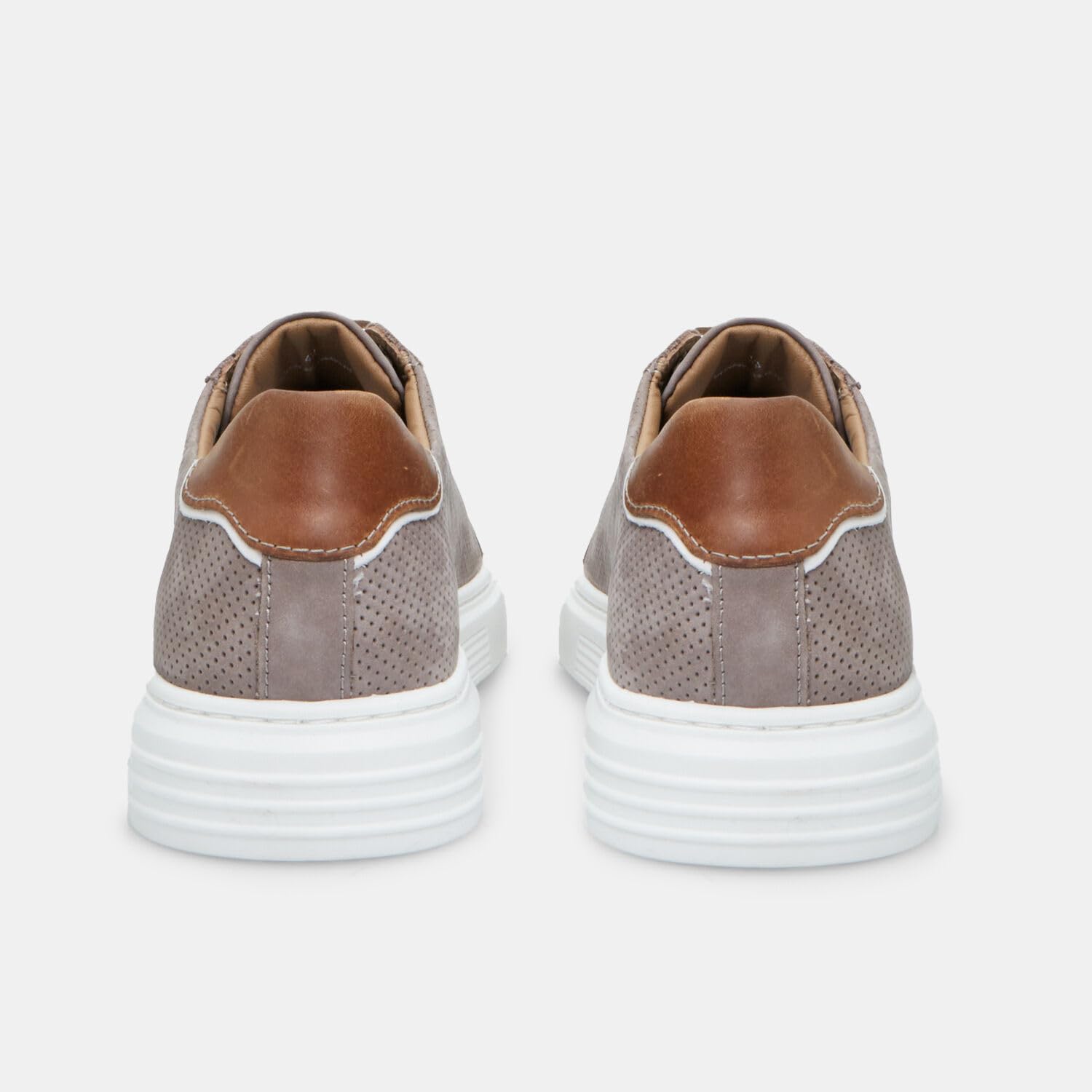 Bata chaussures à lacets homme nubuck perforé ville