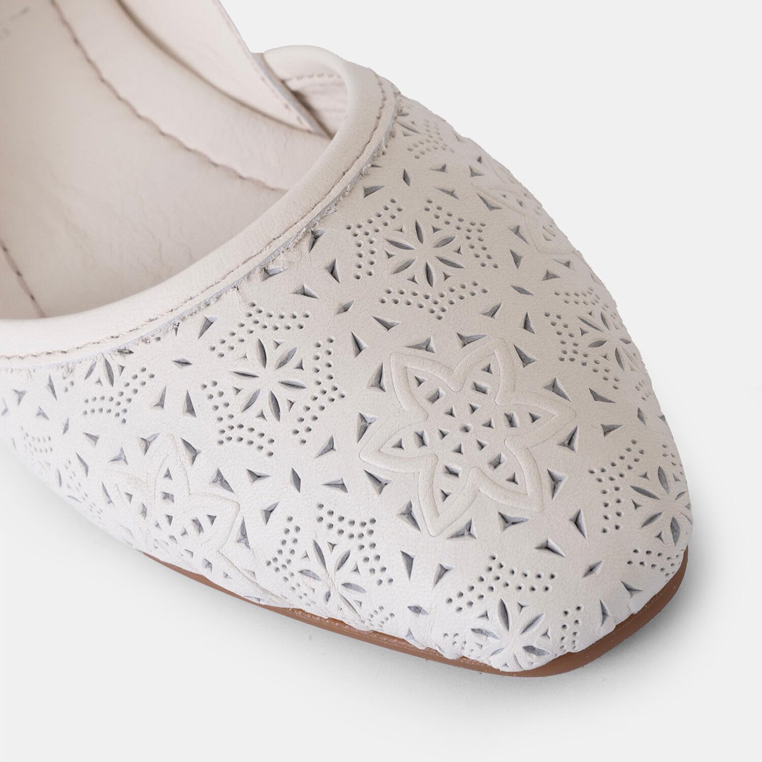 Bata Ballerines cuir femme confort élégantes