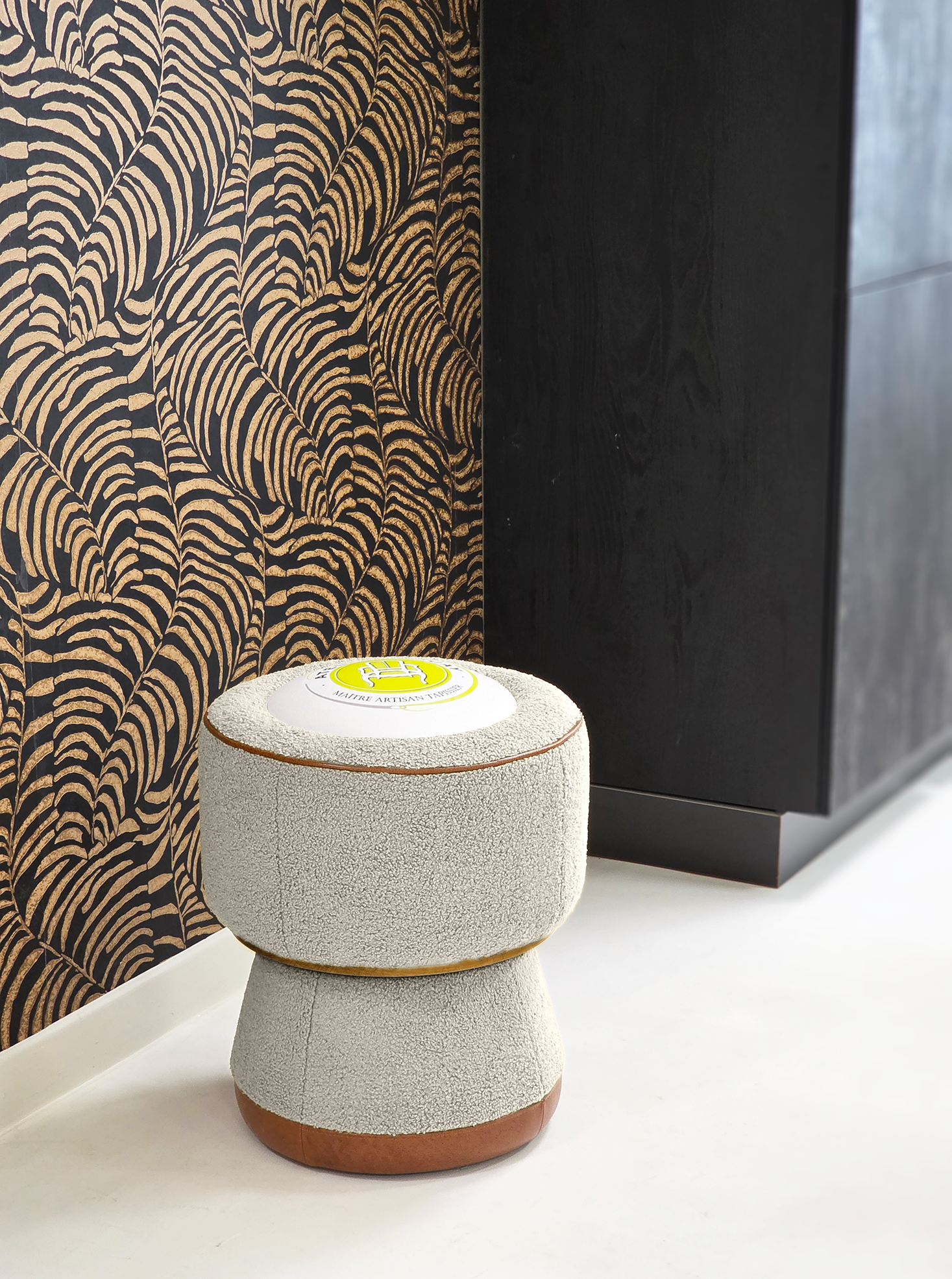 Atelier Douay Pouf Effervescence bouchon champagne bouclé