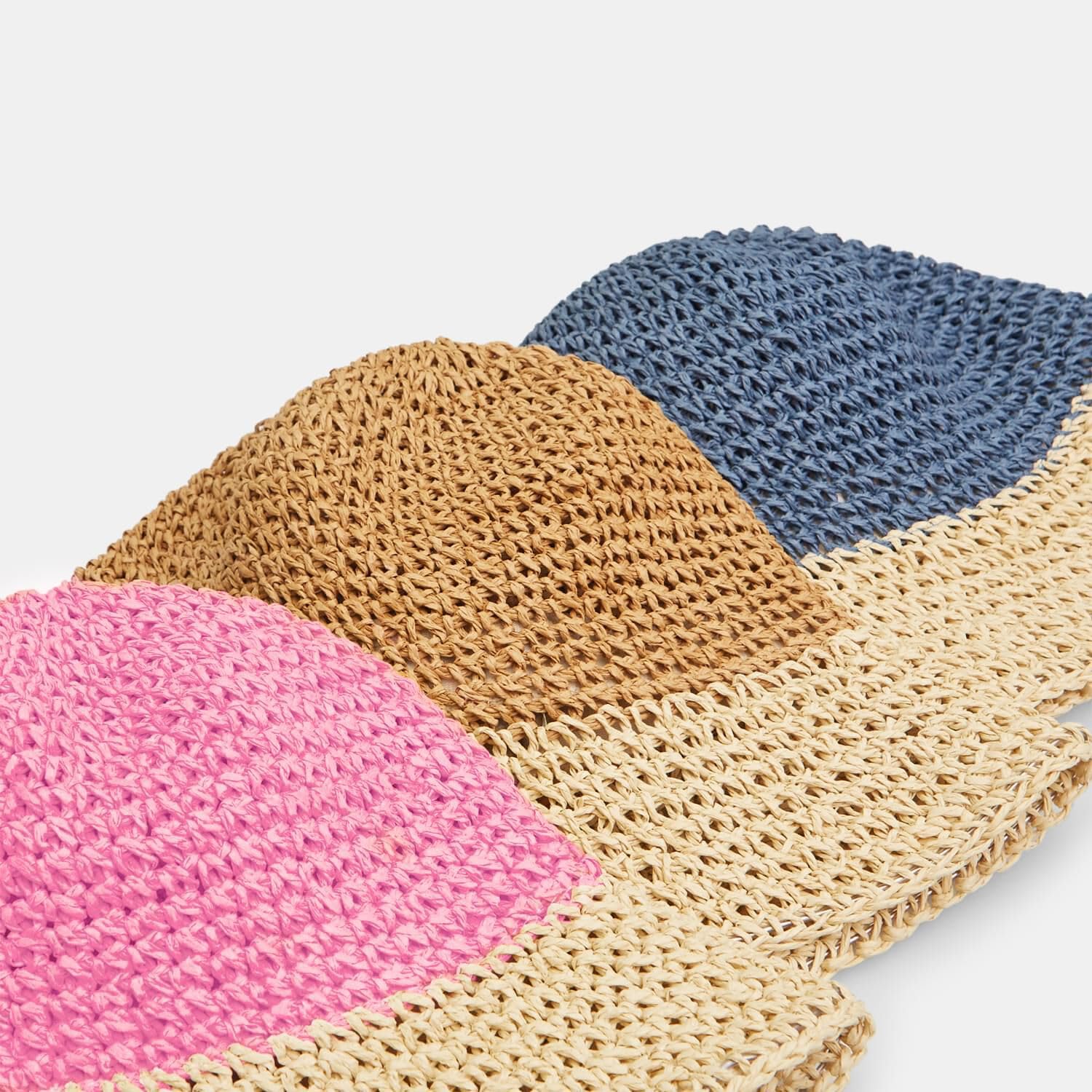 Bata Chapeau femme fibre papier léger élégant