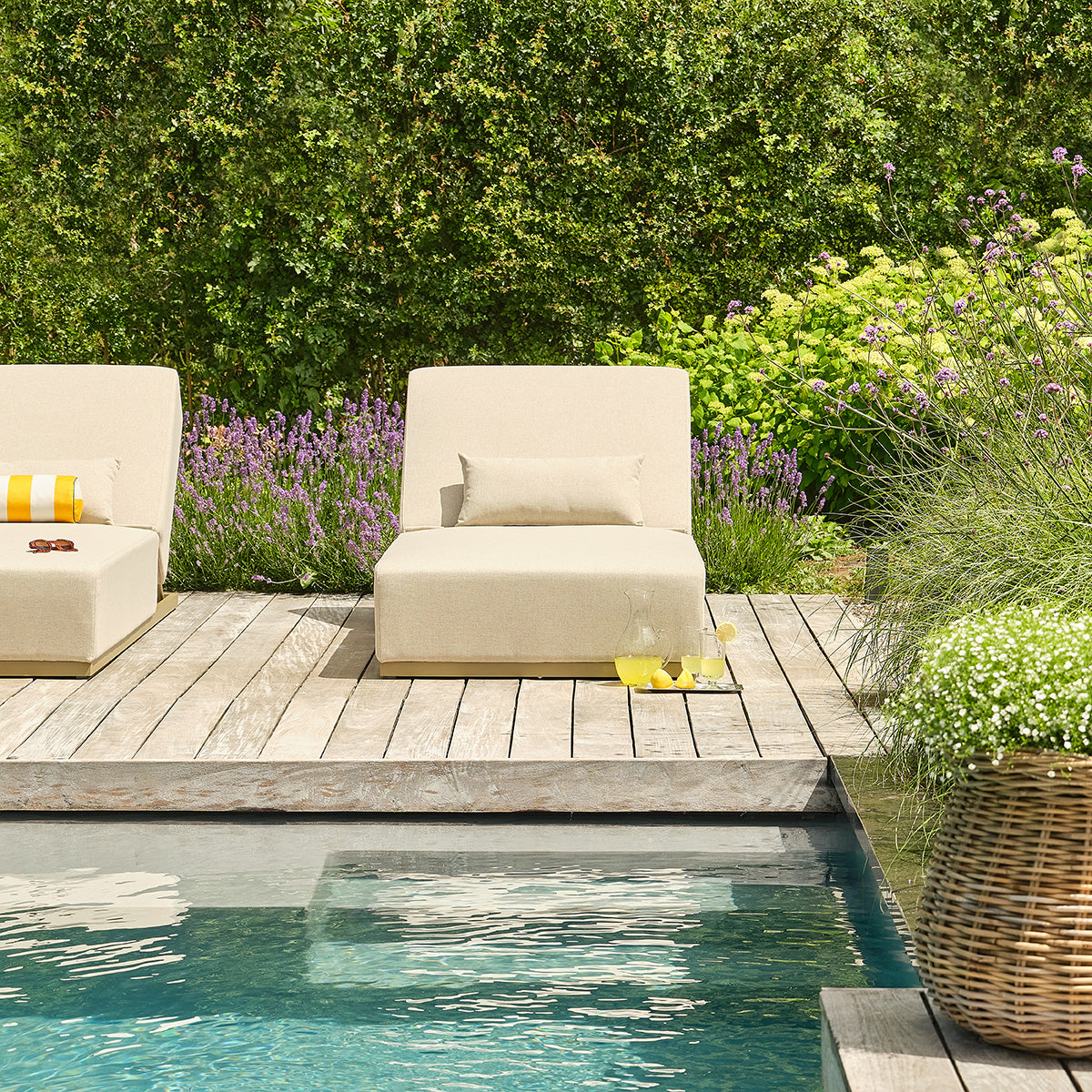 Berah Getah Livo bain de soleil alu kaki clair beige