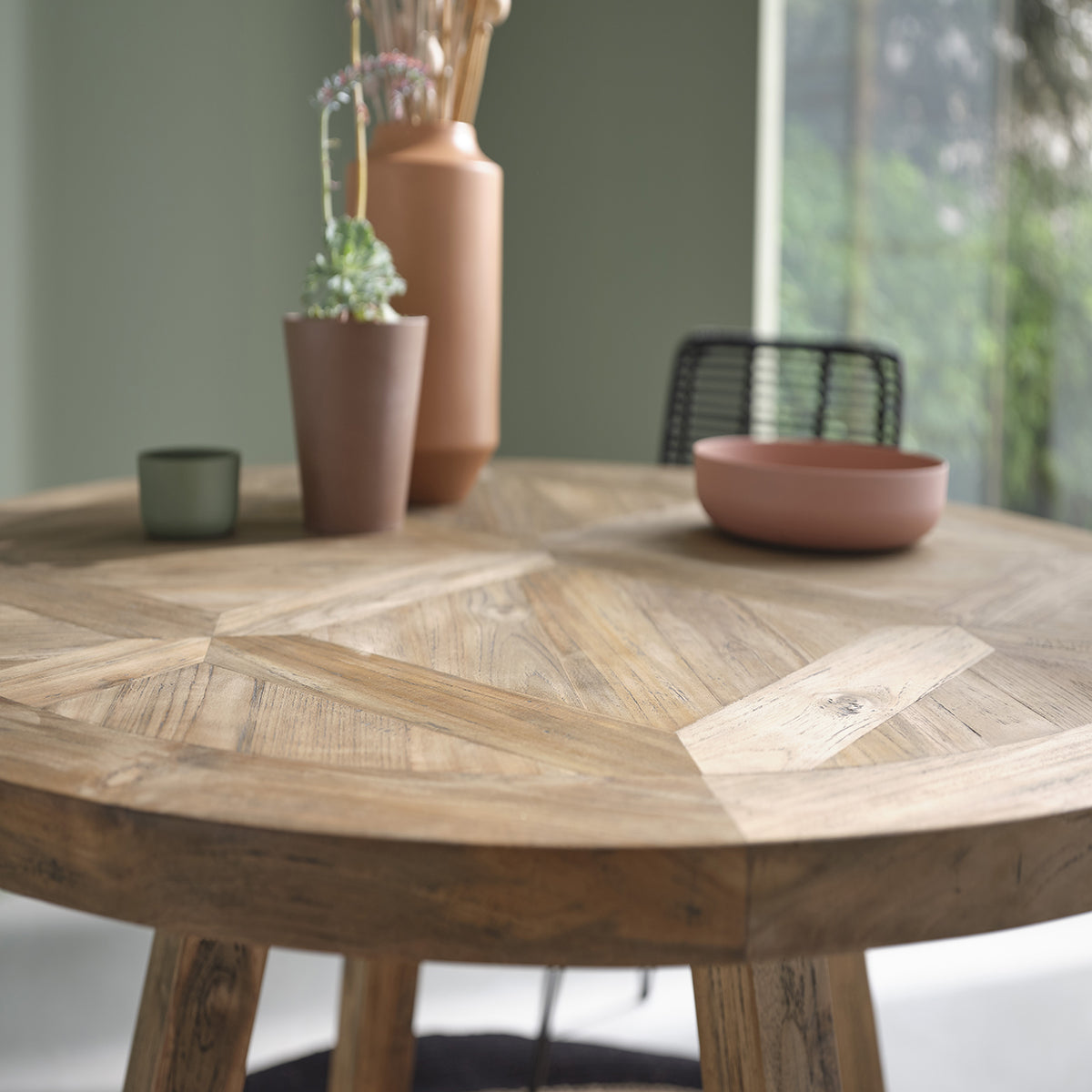 Berah Getah Cargo table ronde teck recyclé 4 pers chevrons
