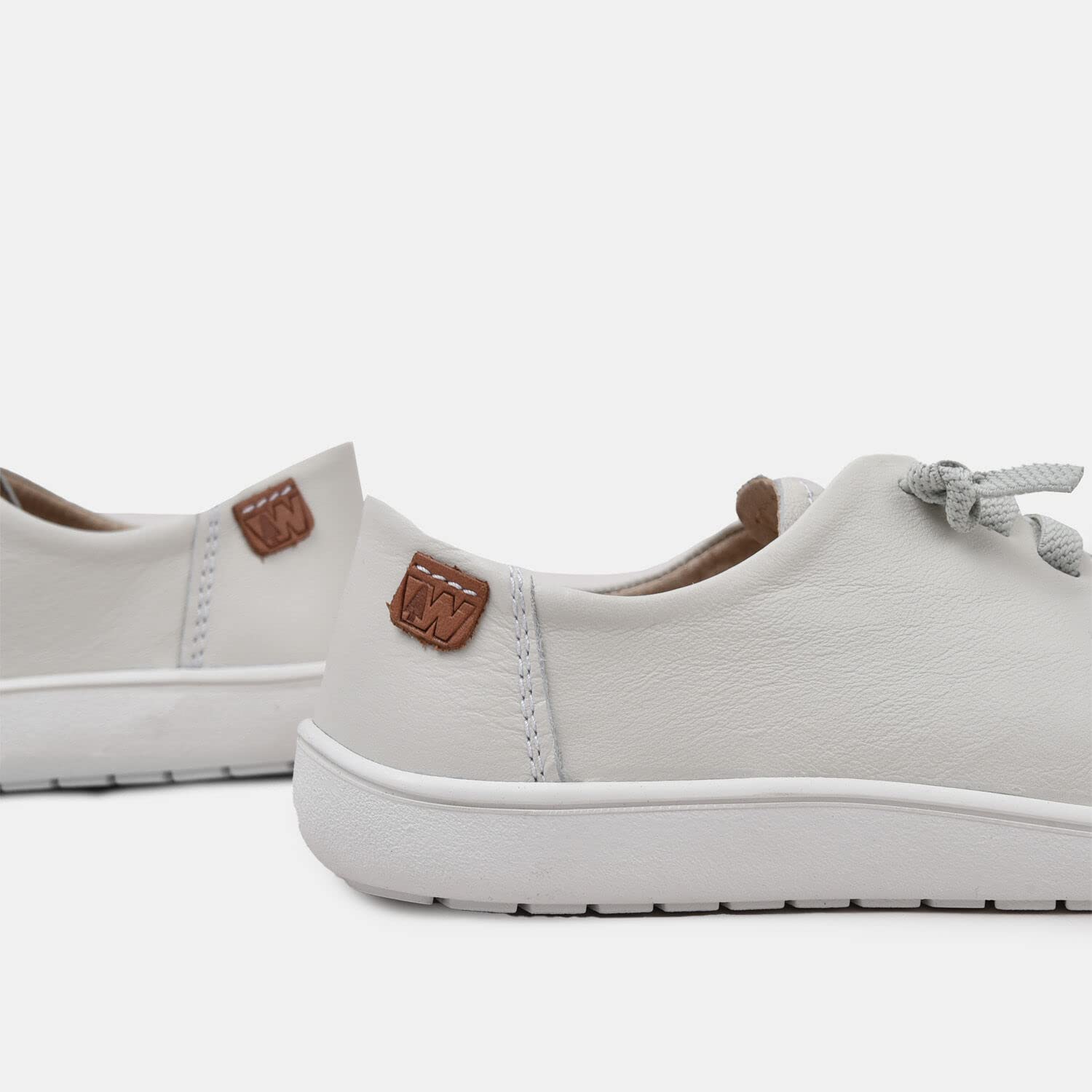 Bata Barefoot sneakers femme cuir confortables