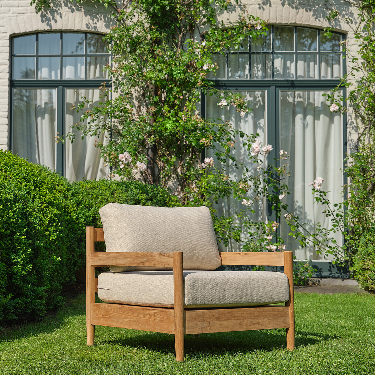 Berah Getah Calvi fauteuil jardin bas teck coussin beige 1 place