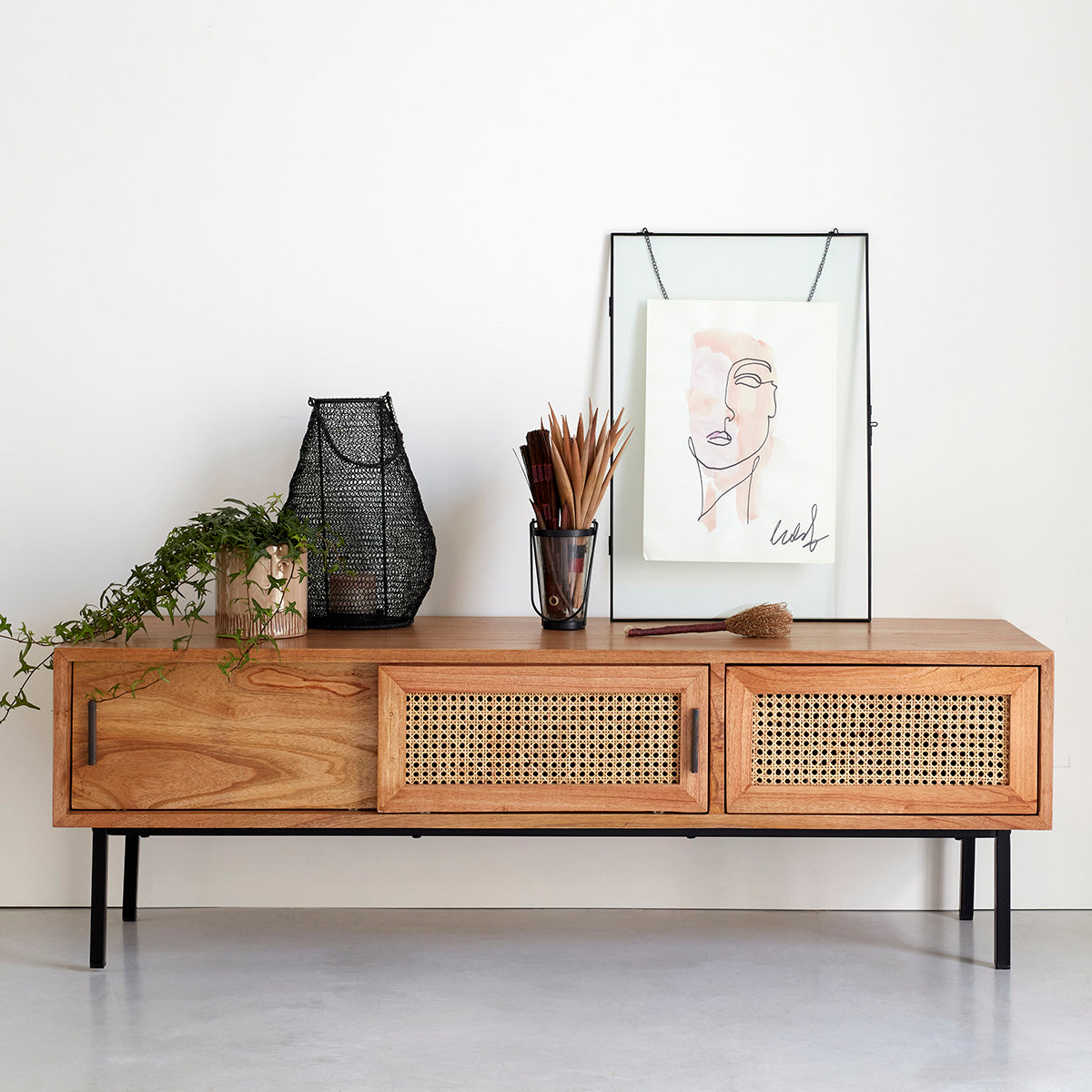 Berah Getah Aubin meuble TV mindi cannage 140 cm
