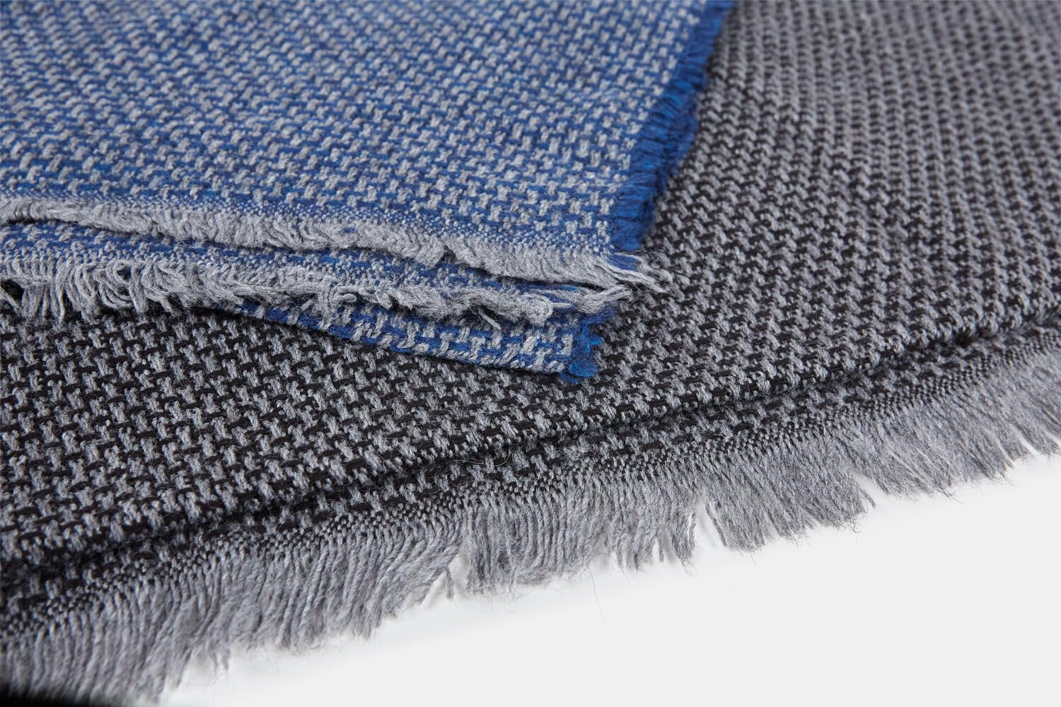 Bata Écharpe homme franges effet tressé doux