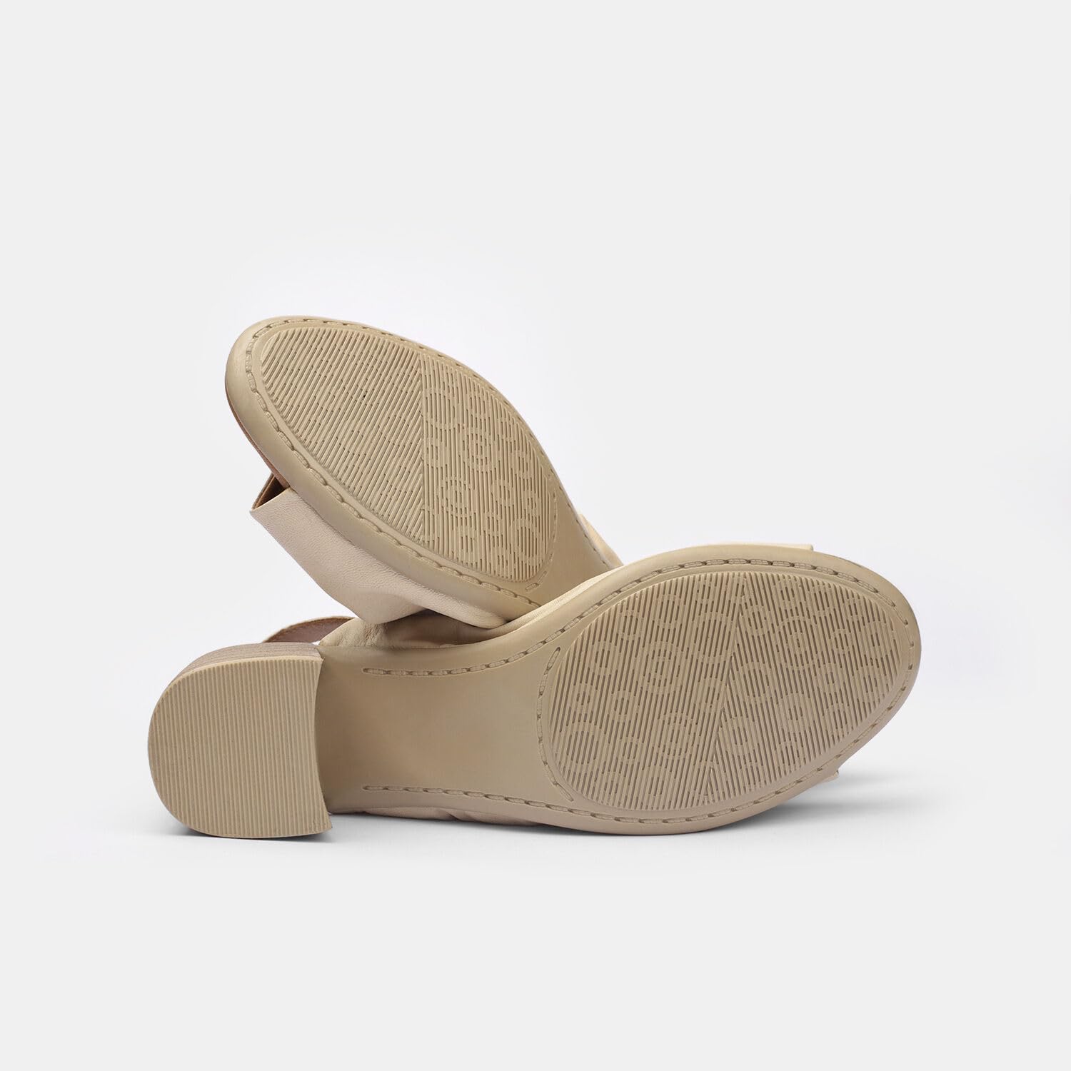 Bata Sandales cuir femme sandales à talon ville