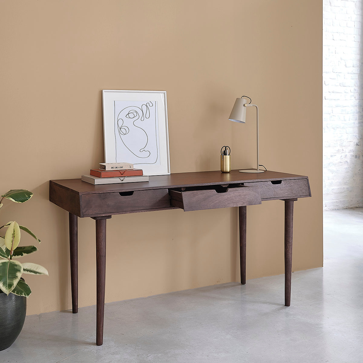 Berah Getah Cameron bureau manguier 140 cm 3 tiroirs