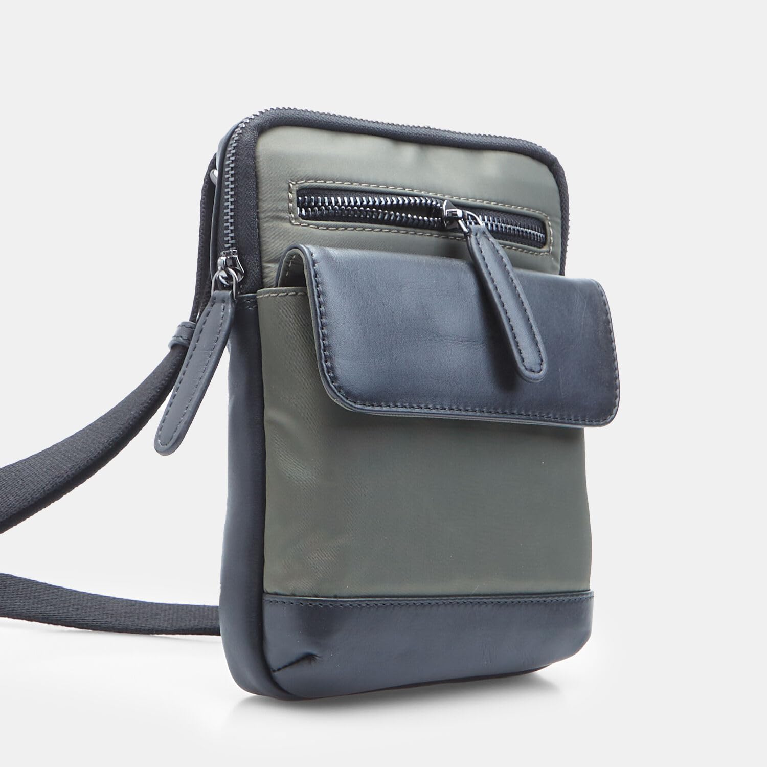 Bata Sacs Sacoche homme cuir pratique élégante