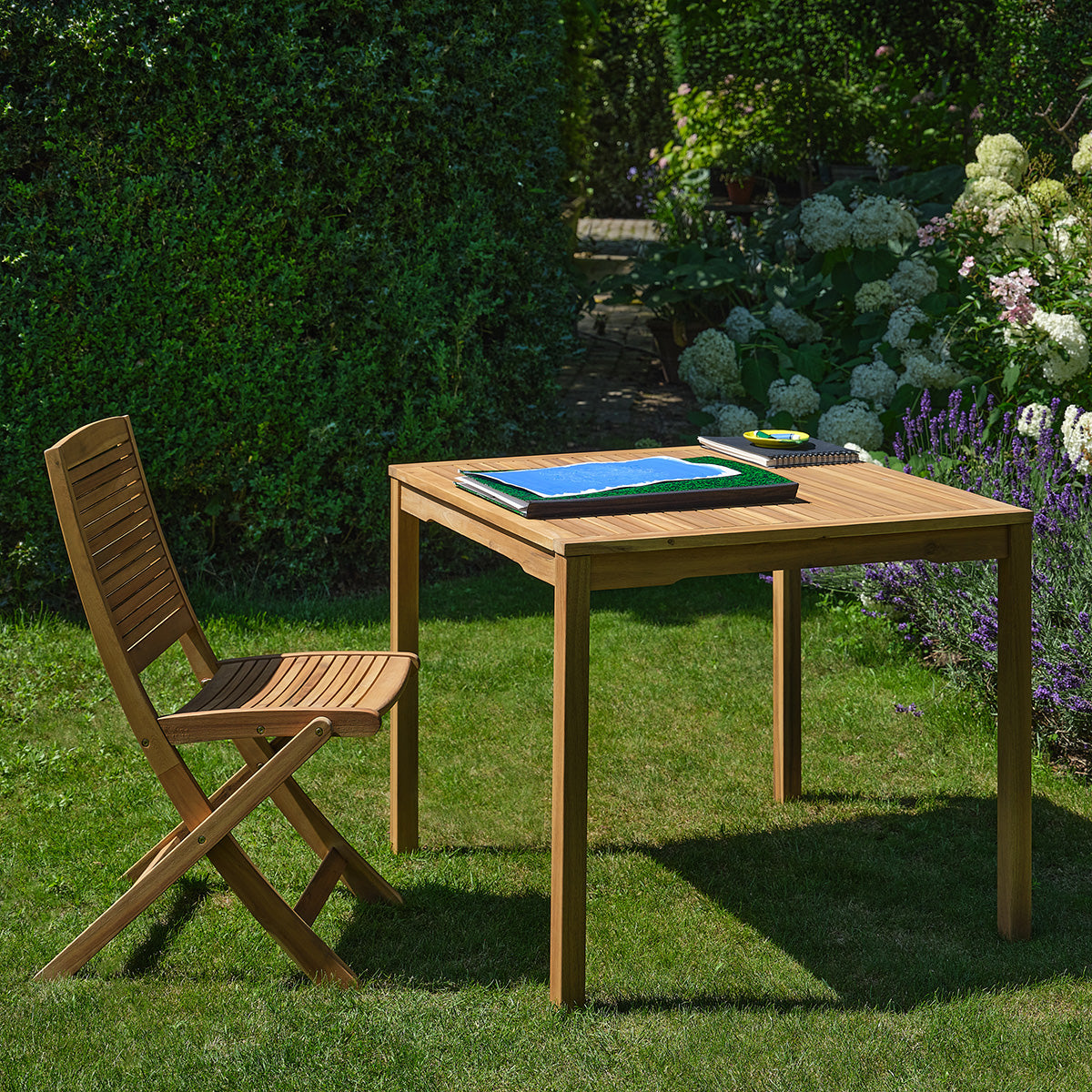 Berah Getah MILOS table de jardin acacia massif 90 cm
