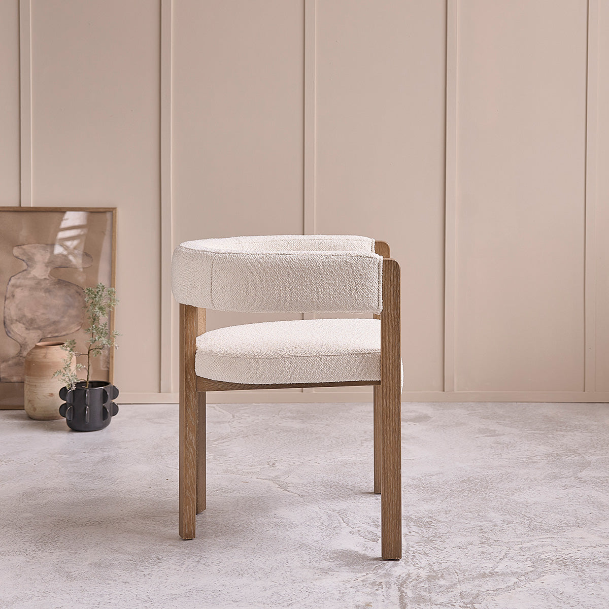 Berah Getah Cléa chaise chêne bouclette écrue