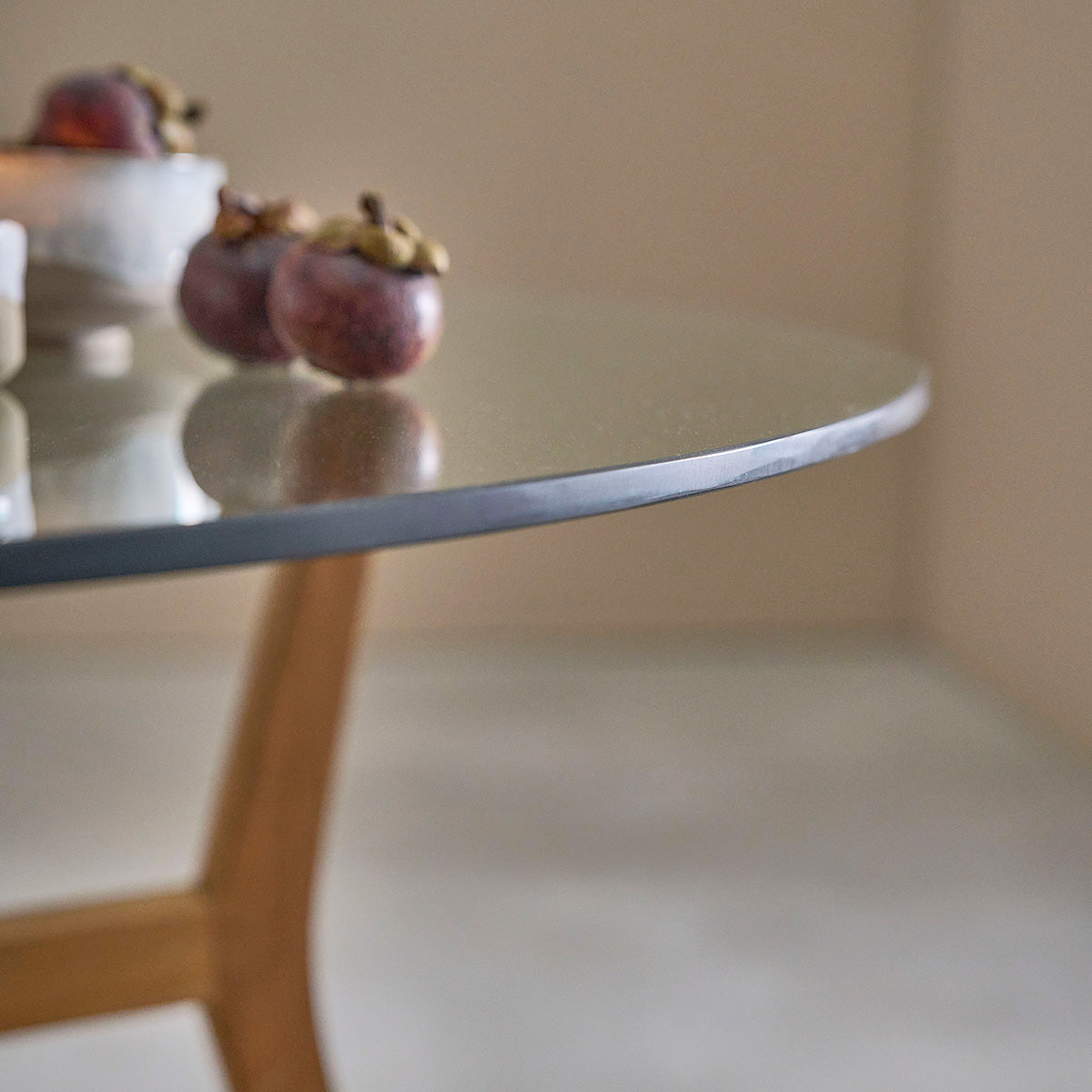 Berah Getah TRISTAN table ronde teck 4 personnes