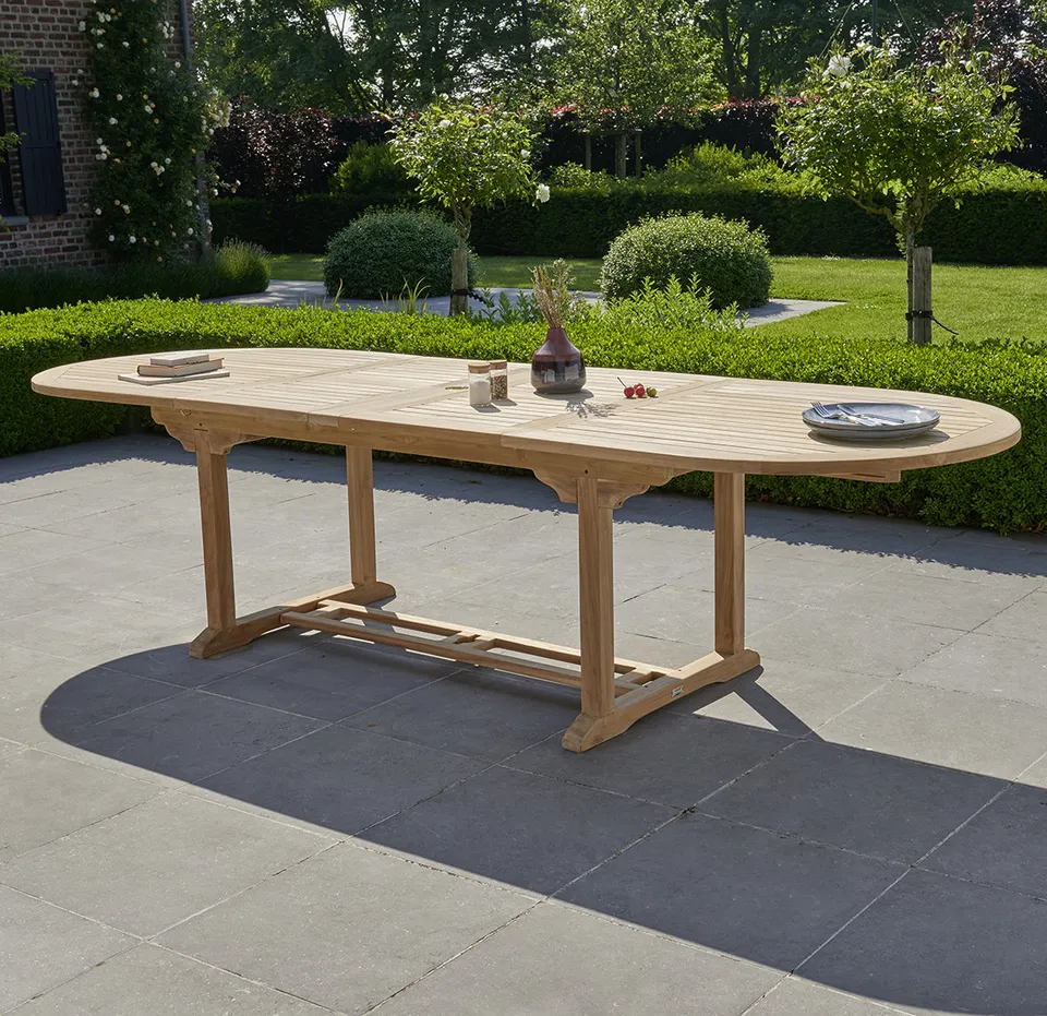Berah Getah Jardin table jardin teck ovale extensible 10/12 pers
