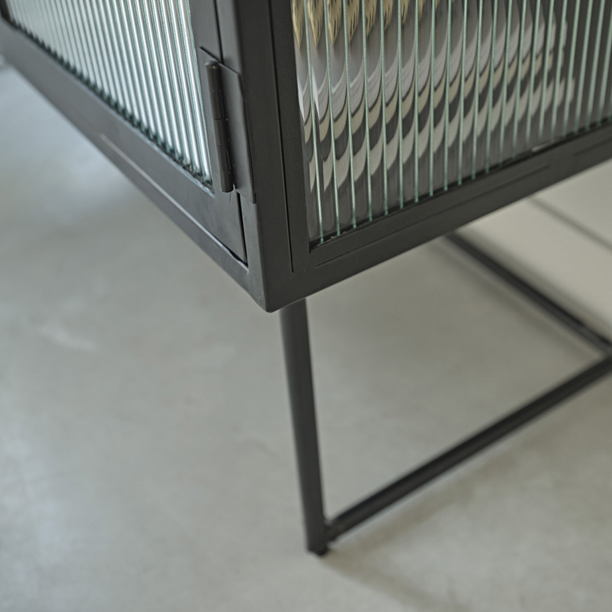 Berah Getah Octav buffet métal verre ondulé 120 cm noir