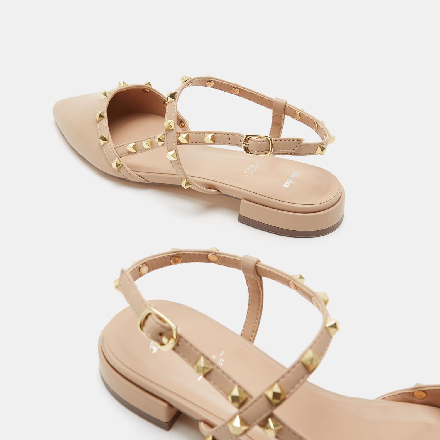 Bata Ballerines pointues cloutées plates