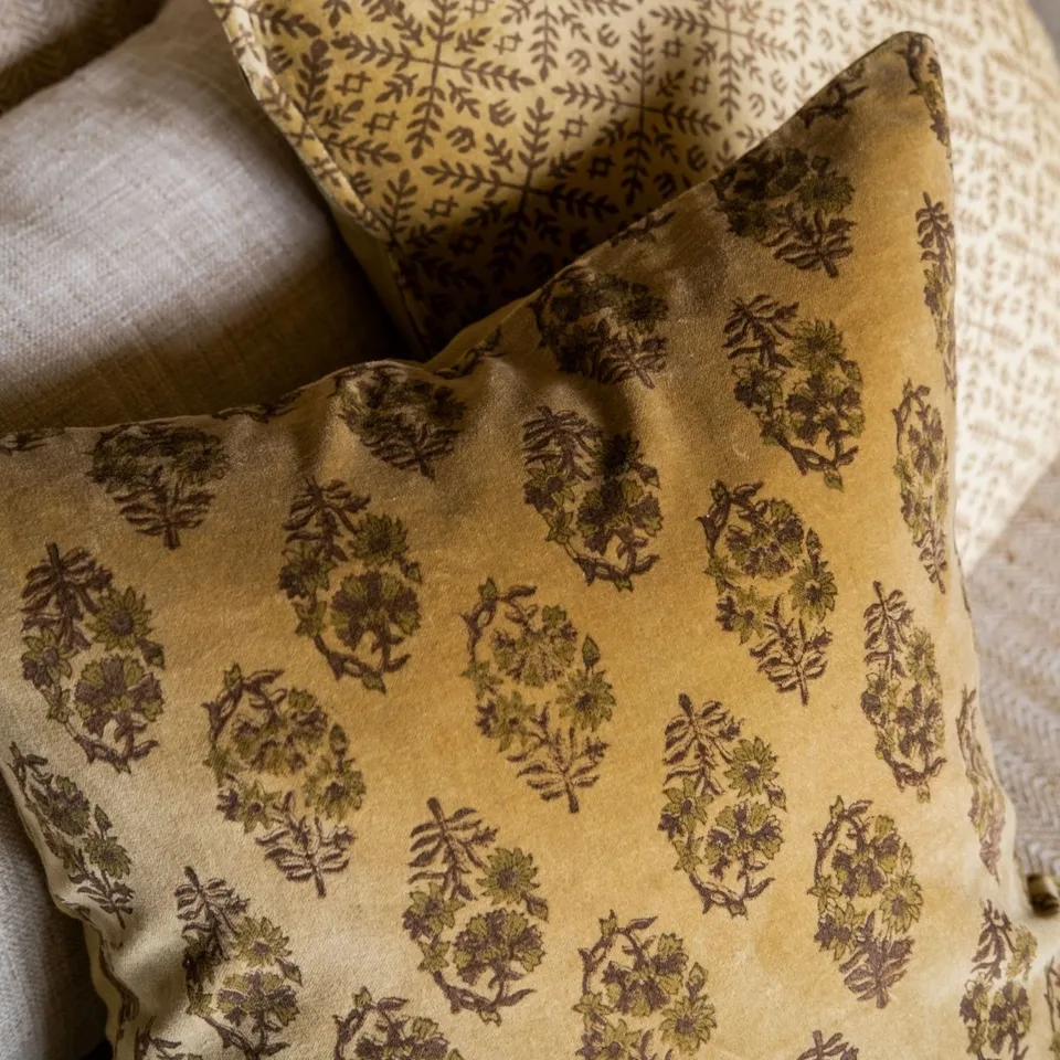 Andrea House Textil coussin velours jaune vintage 45x45