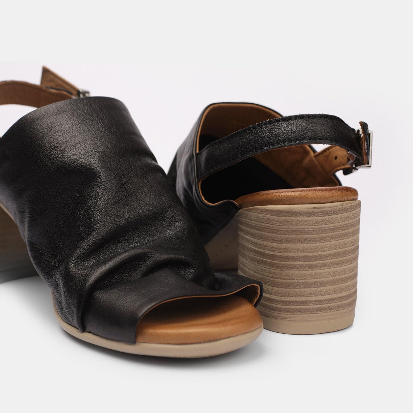 Bata Sandales sandales femme cuir à talon