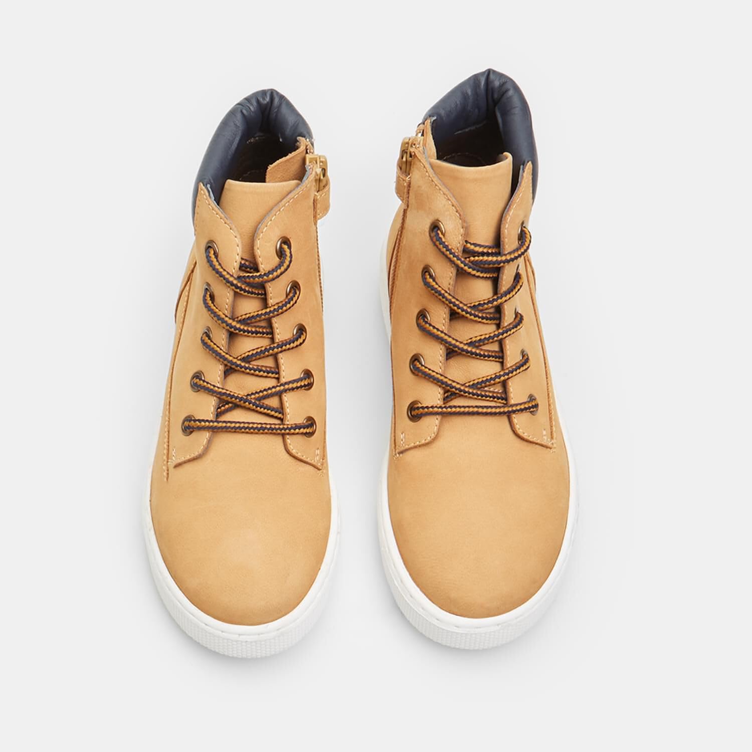Bata bottines garçon lacets confort résistant