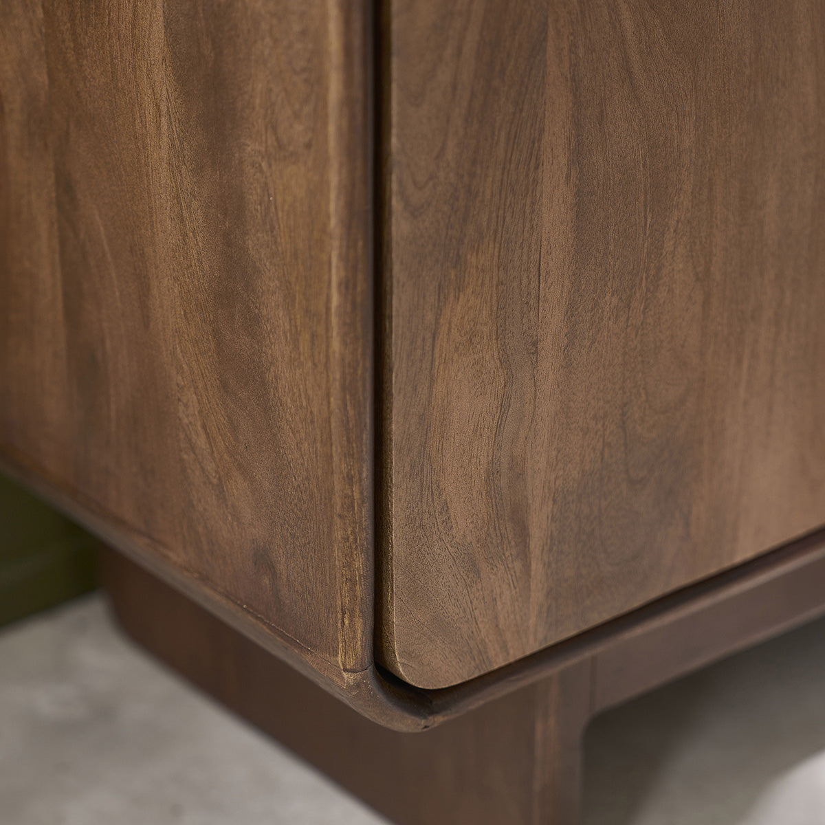 Berah Getah Sofia buffet manguier massif 160 cm noyer