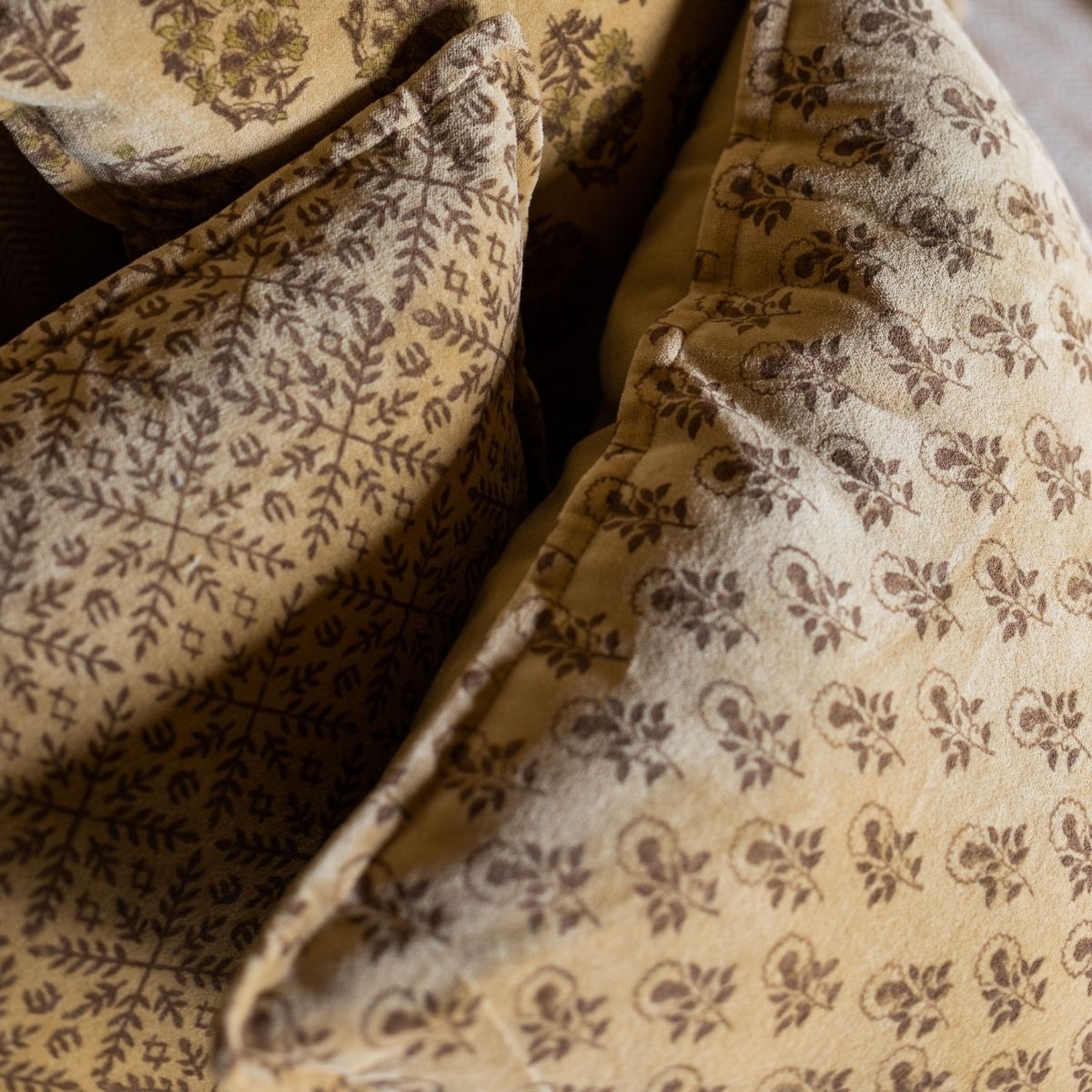 Andrea House Textil coussin canapé velours jaune vintage