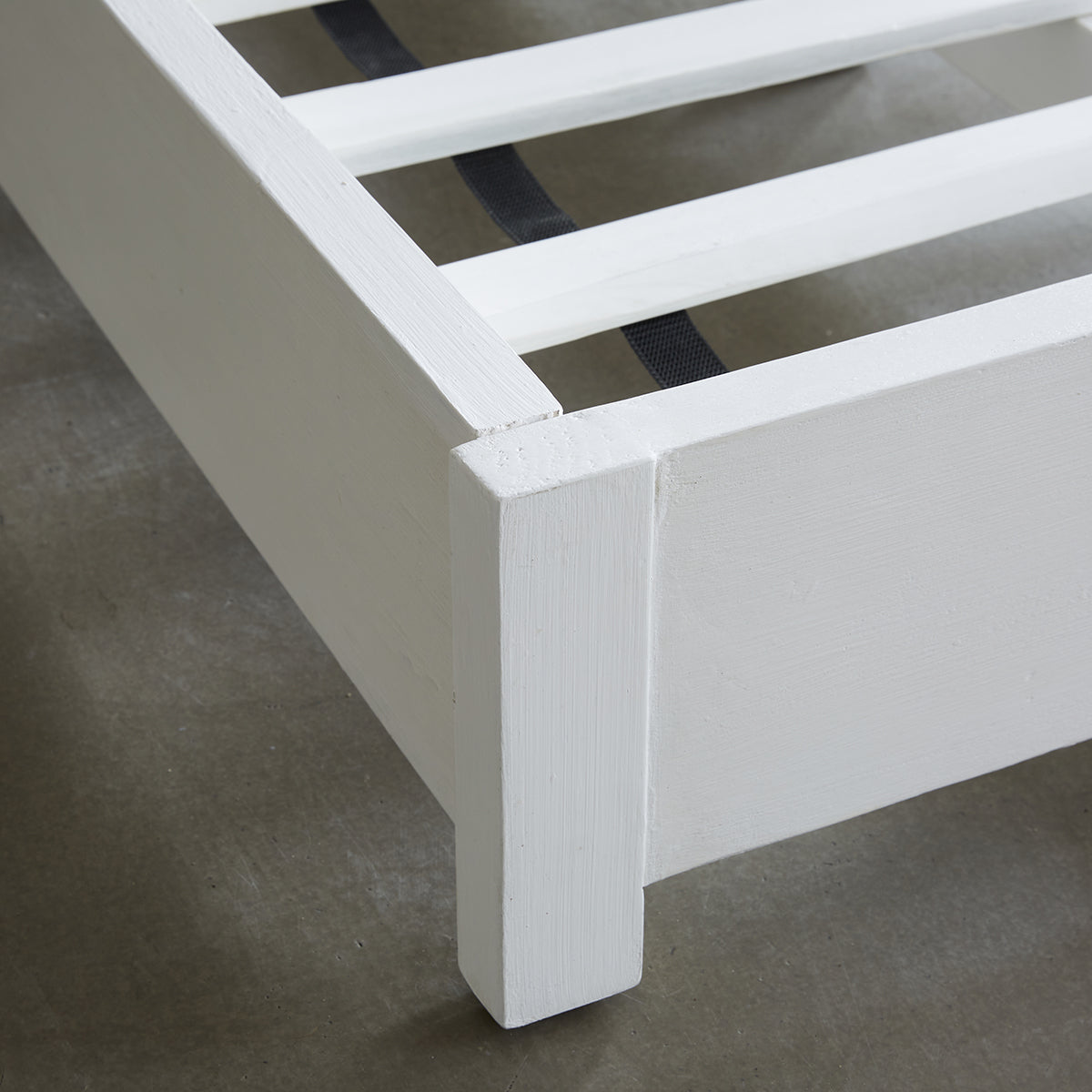 Berah Getah Honfleur lit 160x200 bois recyclé blanc patiné