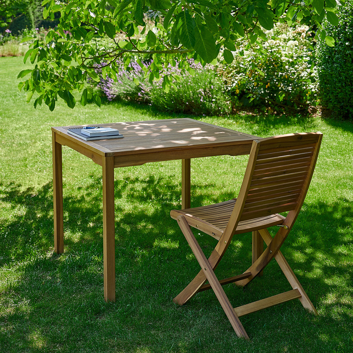 Berah Getah MILOS table de jardin acacia massif 90 cm