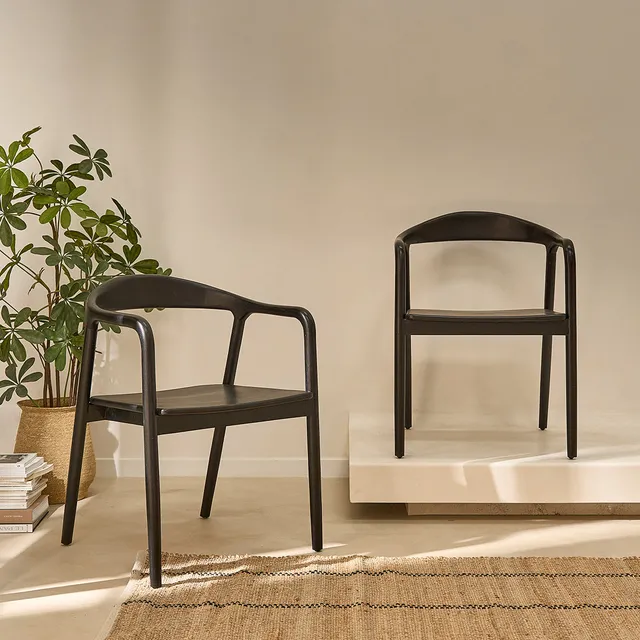 Berah Getah Ambre lot 2 chaises teck massif noires accoudoirs