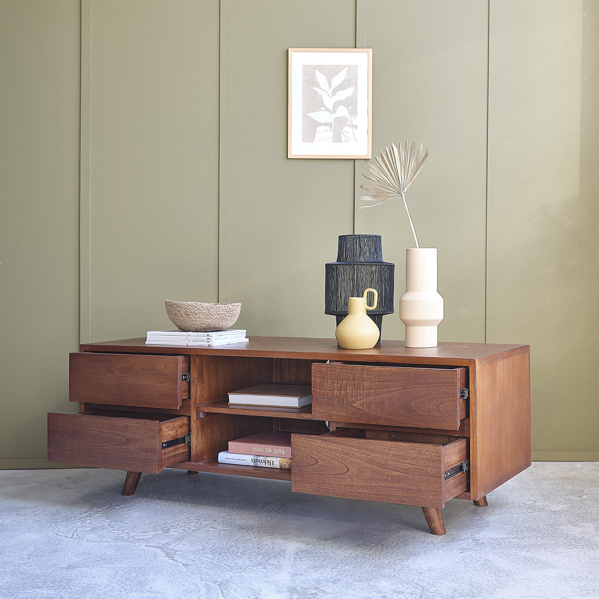 Berah Getah Milo meuble TV bois 140 cm noyer 4 tiroirs