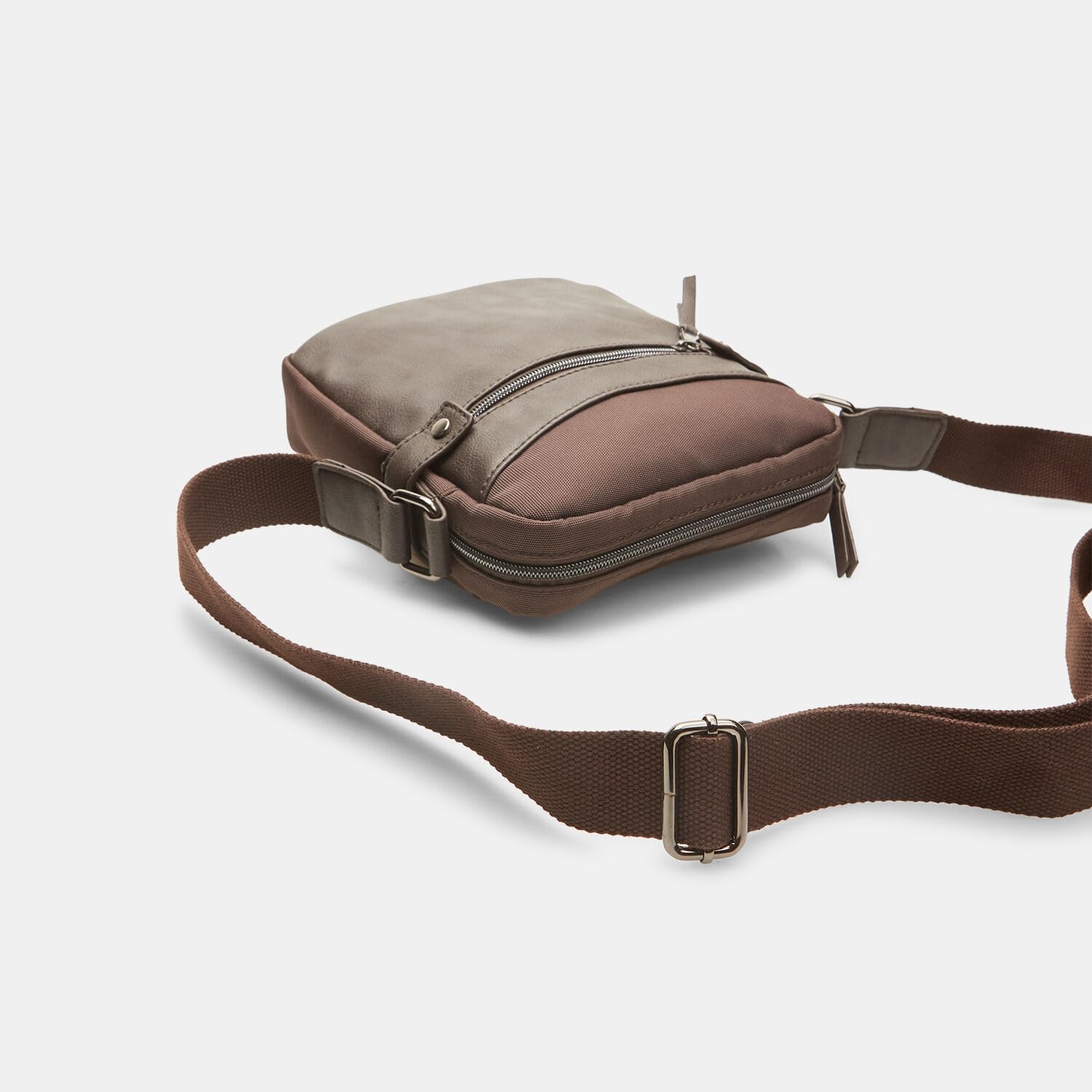Bata Sacs sacoche homme tissu marron léger
