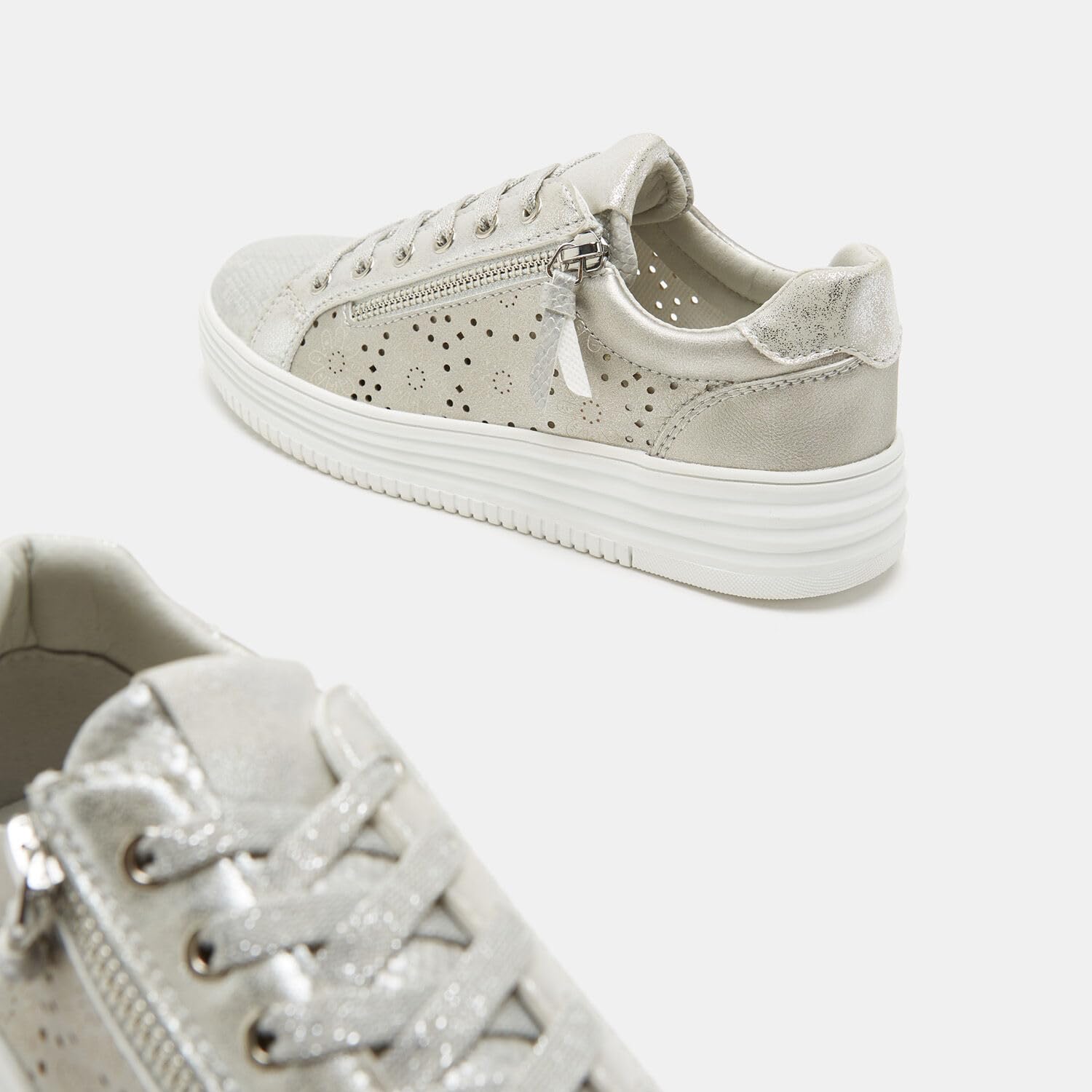 Bata Sneakers femme perforées zip latéral 36 EU