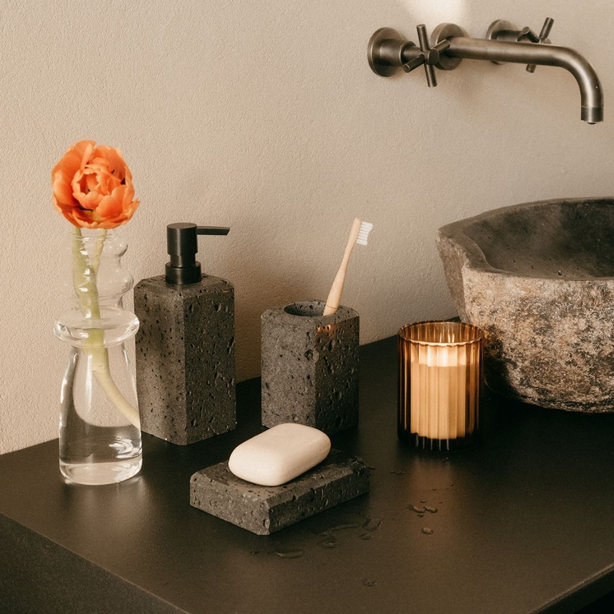 Andrea House porte-savon marbre travertin noir salle de bain