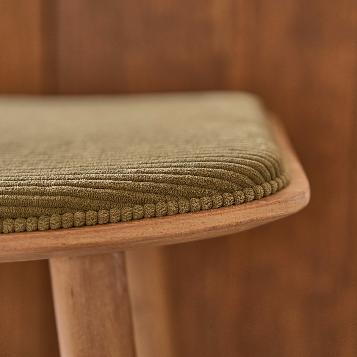 Berah Getah Ambre tabouret de bar teck kaki 75 cm