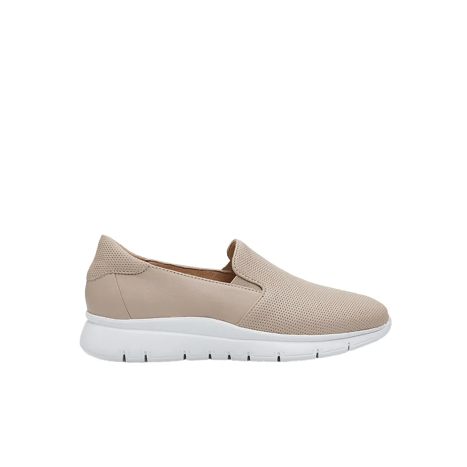 Bata sneakers cuir femme confortables usage quotidien