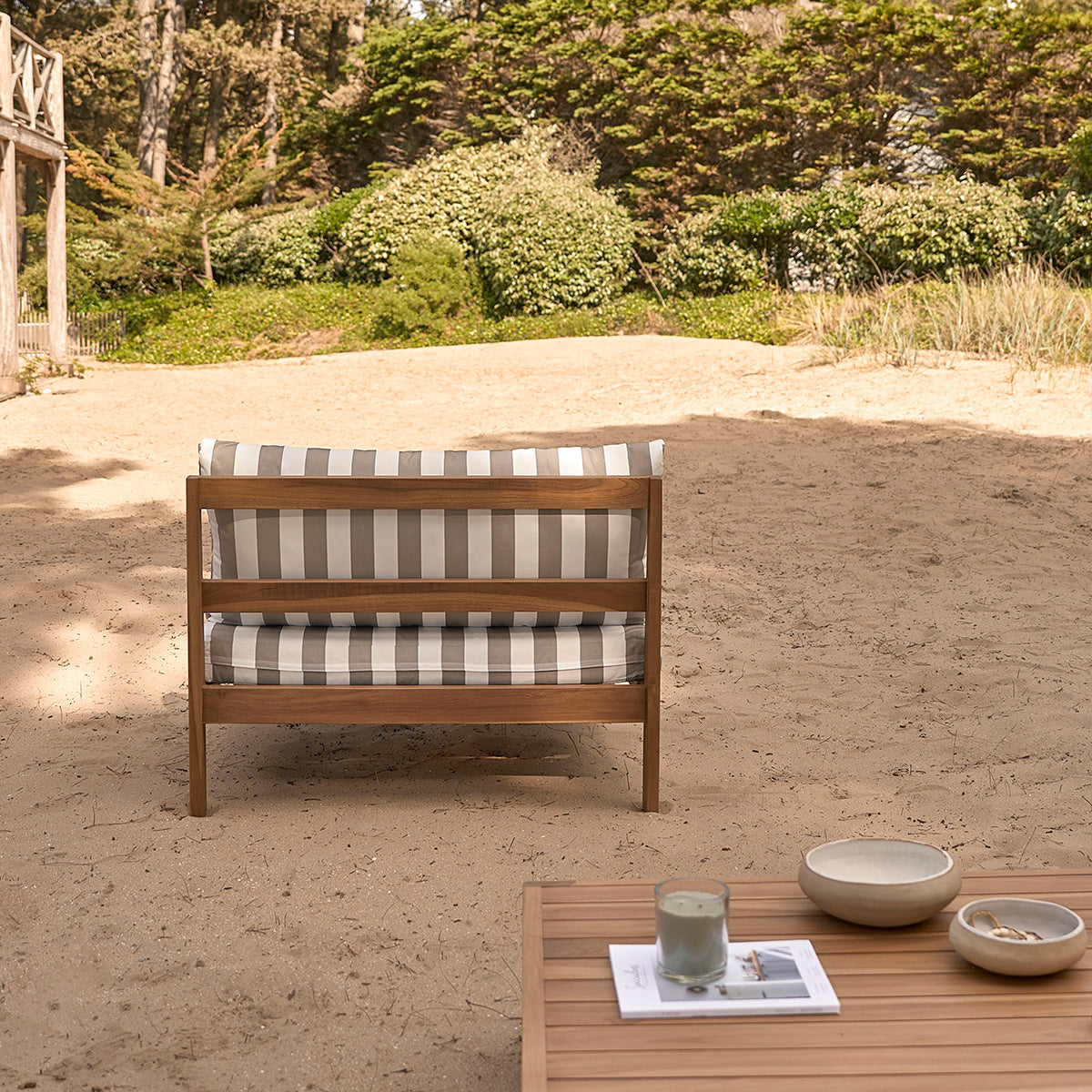 Berah Getah Palma fauteuil jardin teck tissu rayé blanc taupe