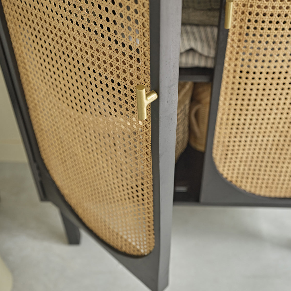 Berah Getah Zulma armoire manguier cannage 90 cm