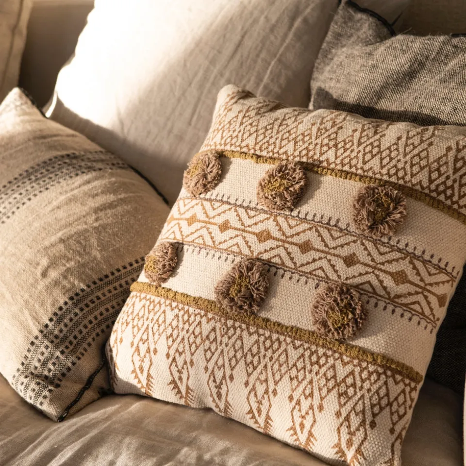 Andrea House Textil coussin marron pompons 50x50
