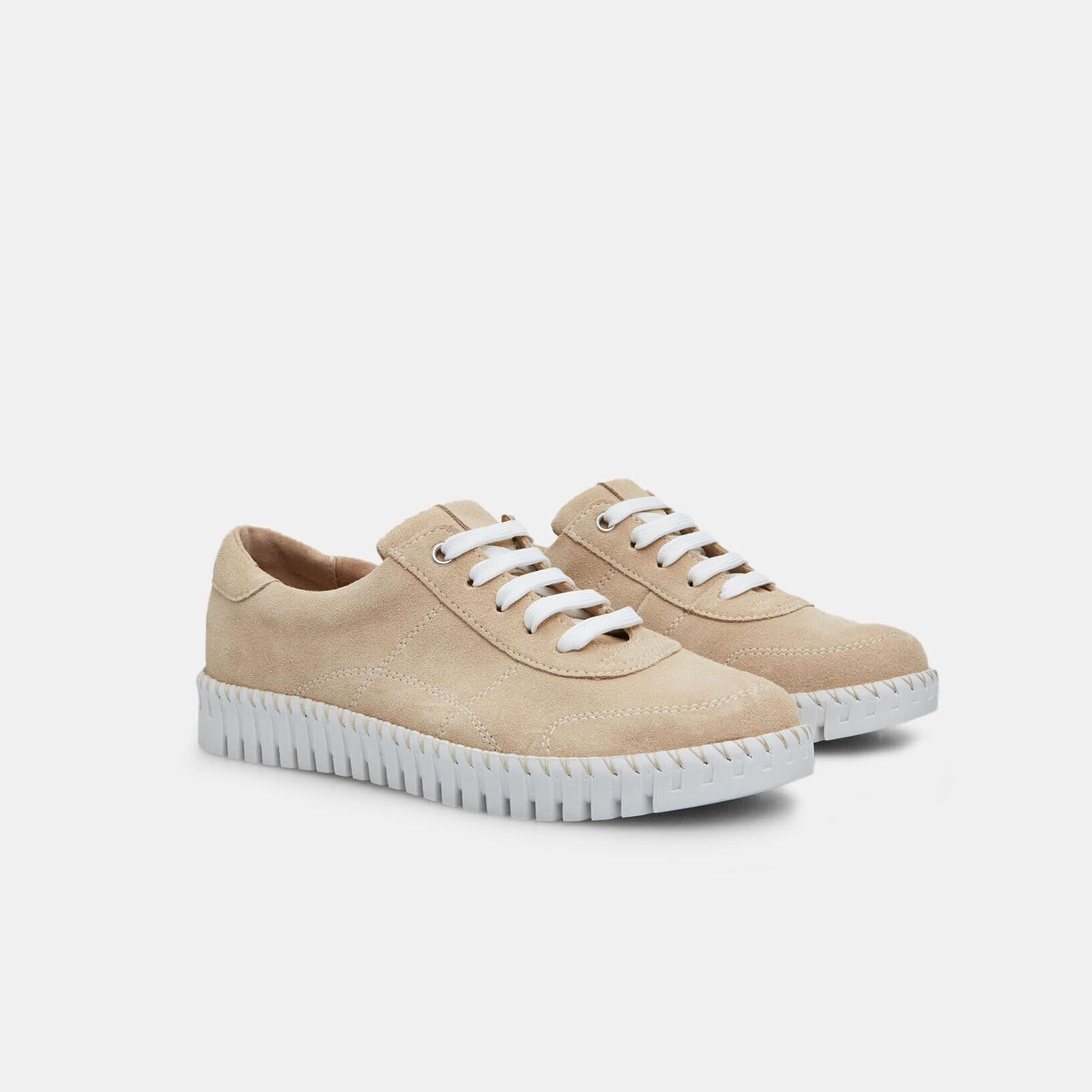 Bata Chaussures à lacets daim femme semelle crantée