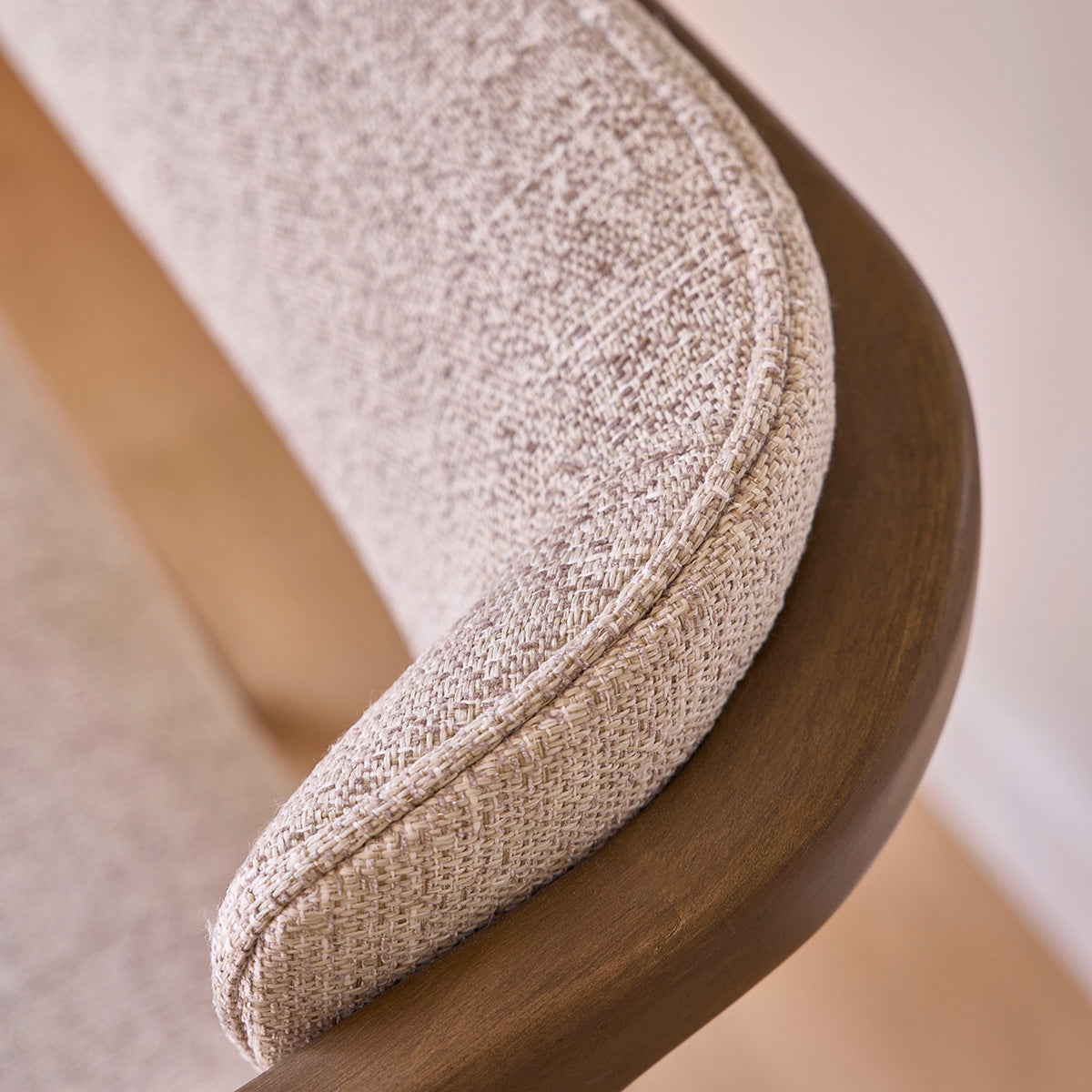 Berah Getah Éloi lot 2 chaises tissu beige hêtre massif