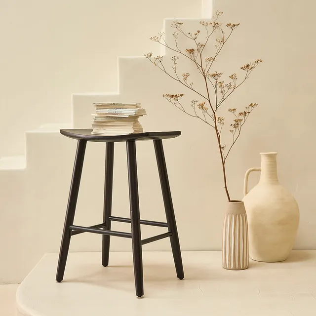 Berah Getah Ambre tabouret de bar teck noir 65 cm