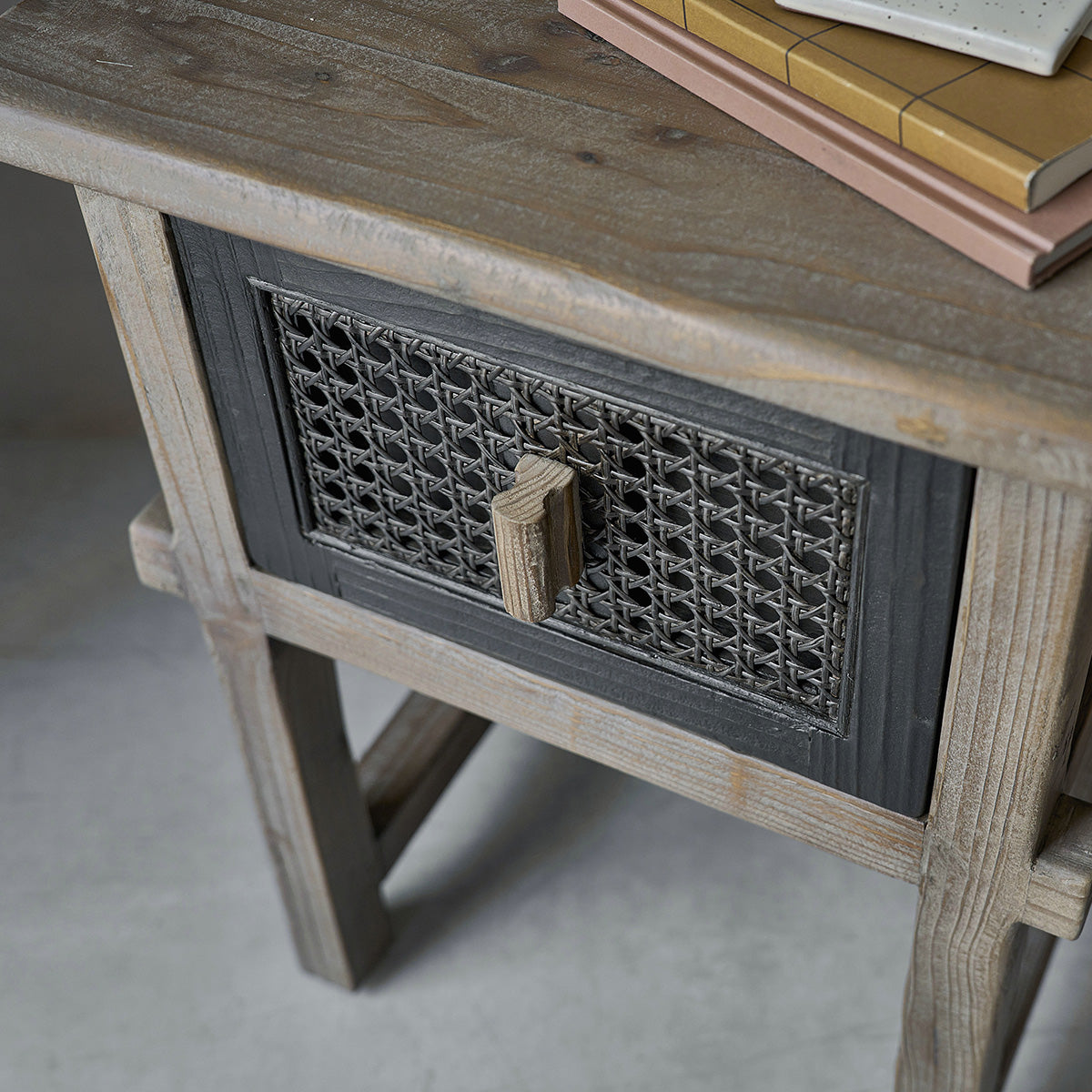 Berah Getah Junko table de chevet pin recyclé 45 cm 1 tiroir