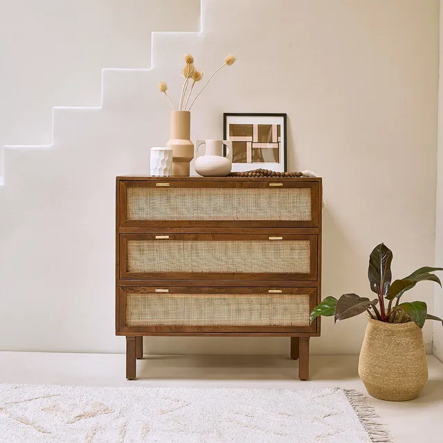 Berah Getah Raphael commode manguier cannage noyer 90 cm