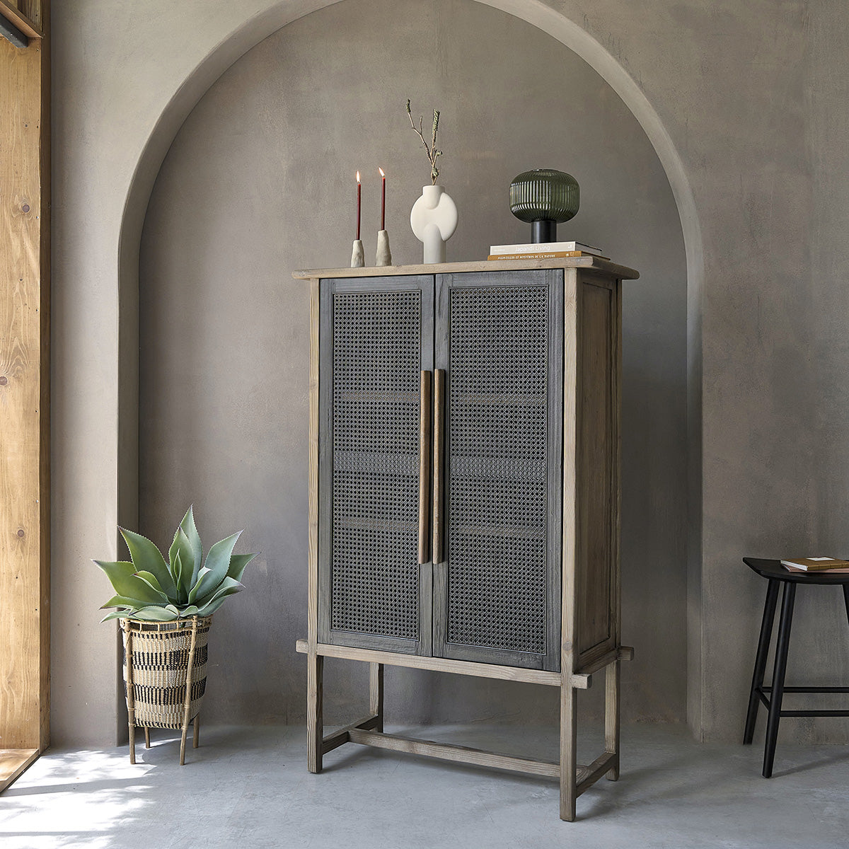 Berah Getah JUNKO armoire 166 cm pin recyclé cannage