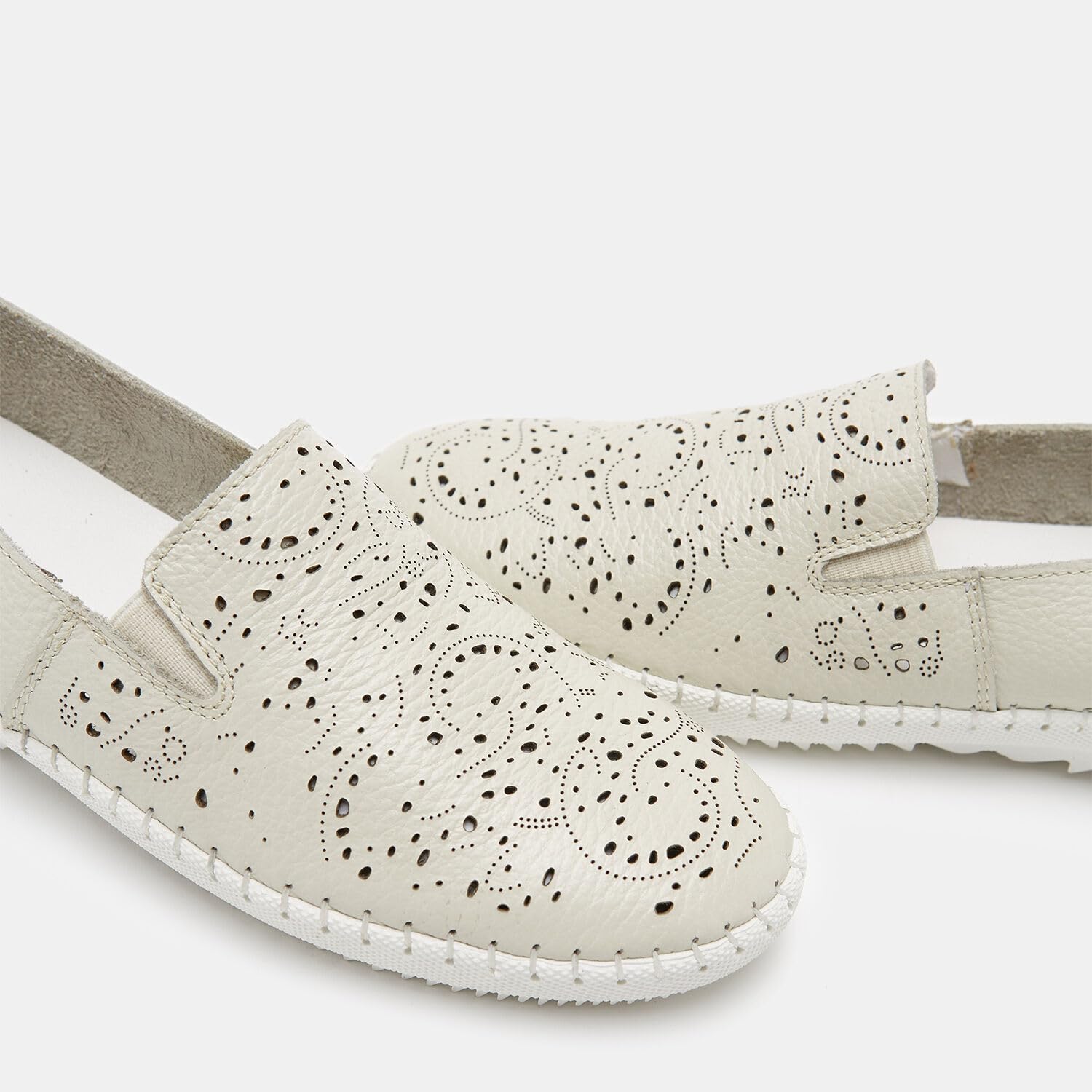 Bata Mocassins Cuir ajouré mocassins femme cuir