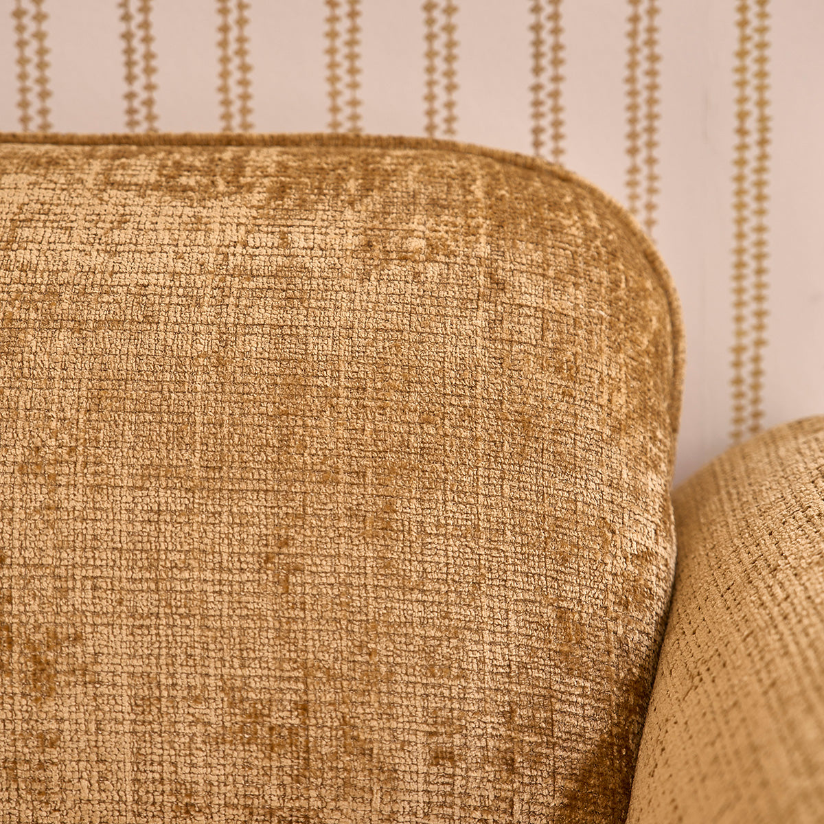 Berah Getah Hector canapé 3 places velours ocre texturé