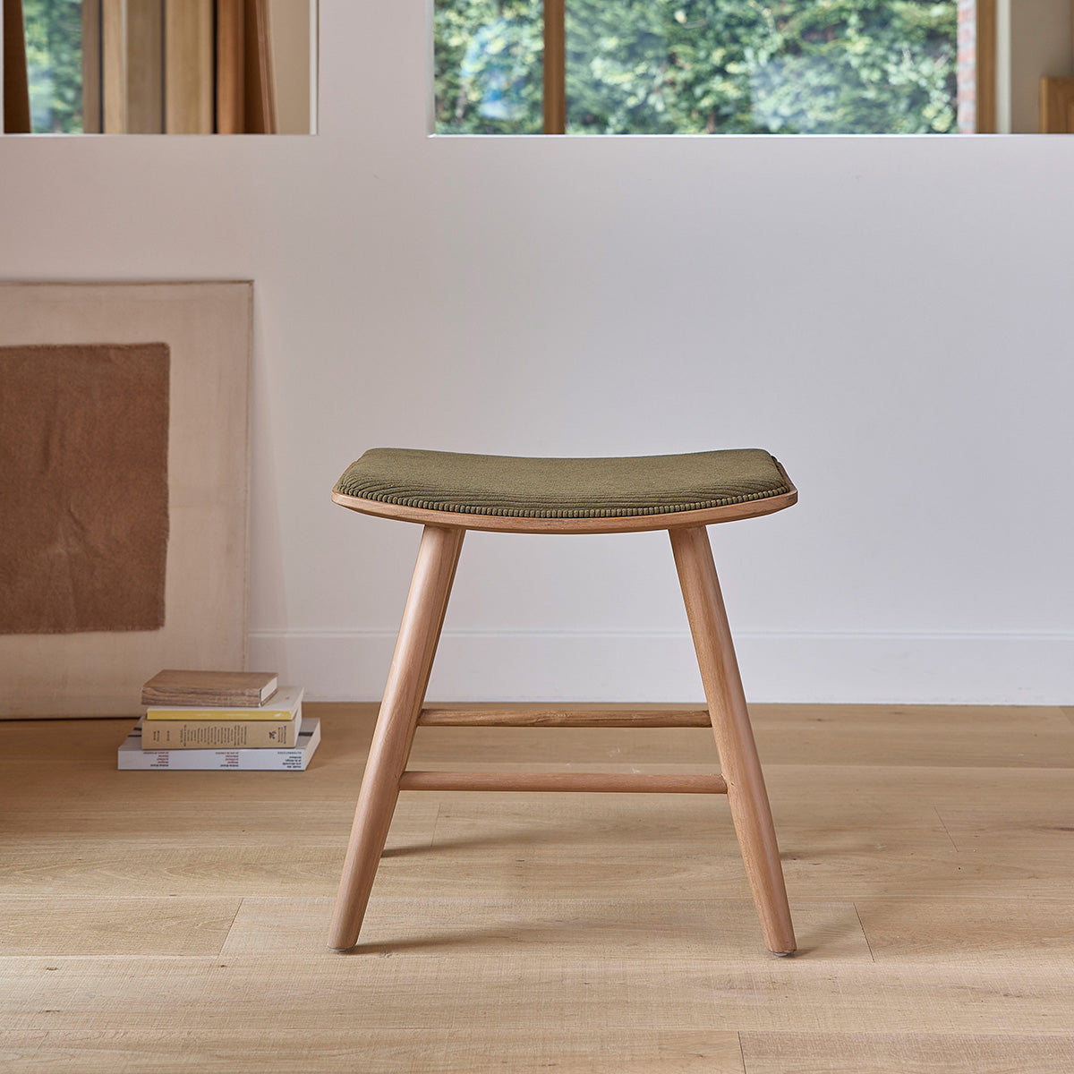 Berah Getah Ambre Tabouret Bar Teck Velours 45 cm