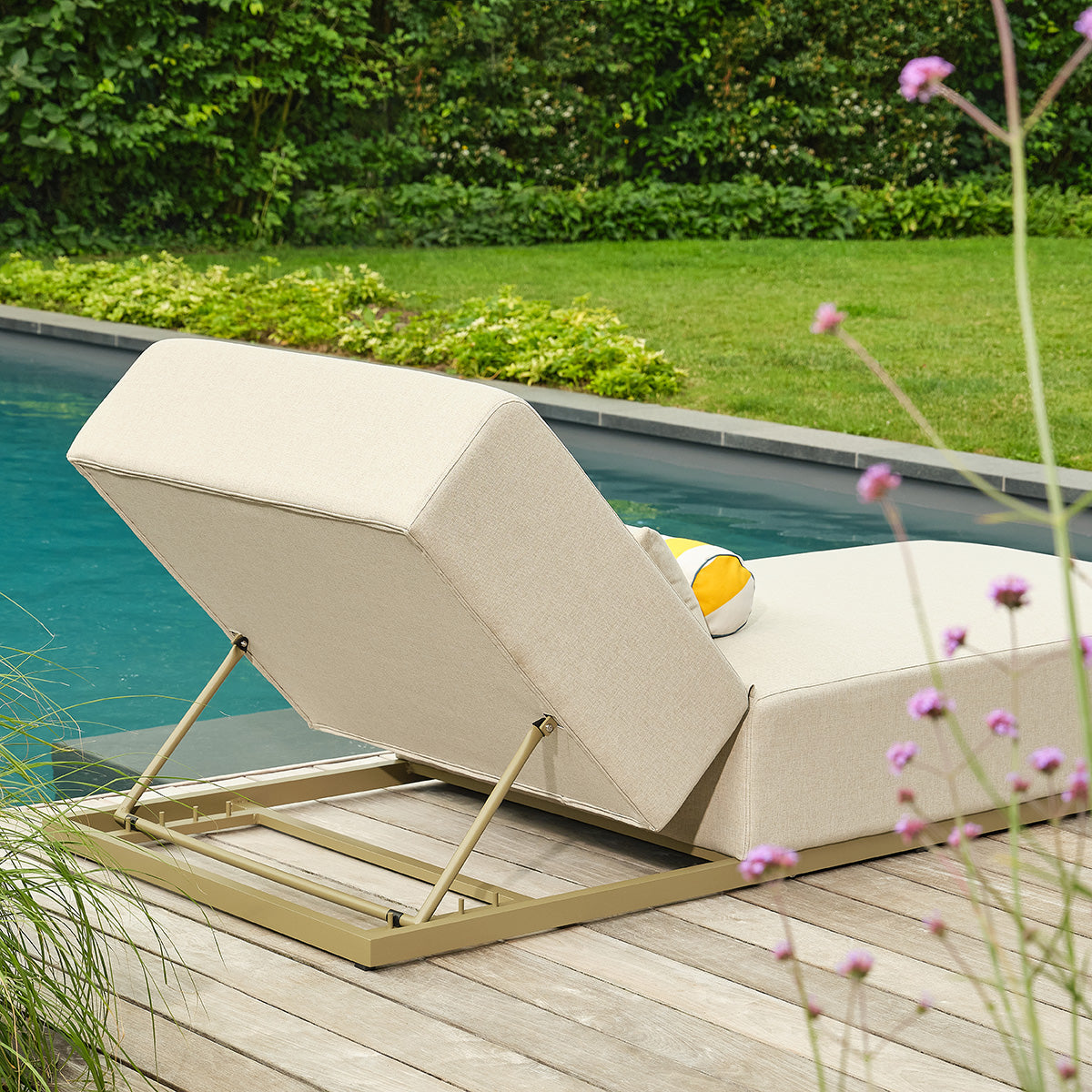 Berah Getah Livo bain de soleil alu kaki clair beige